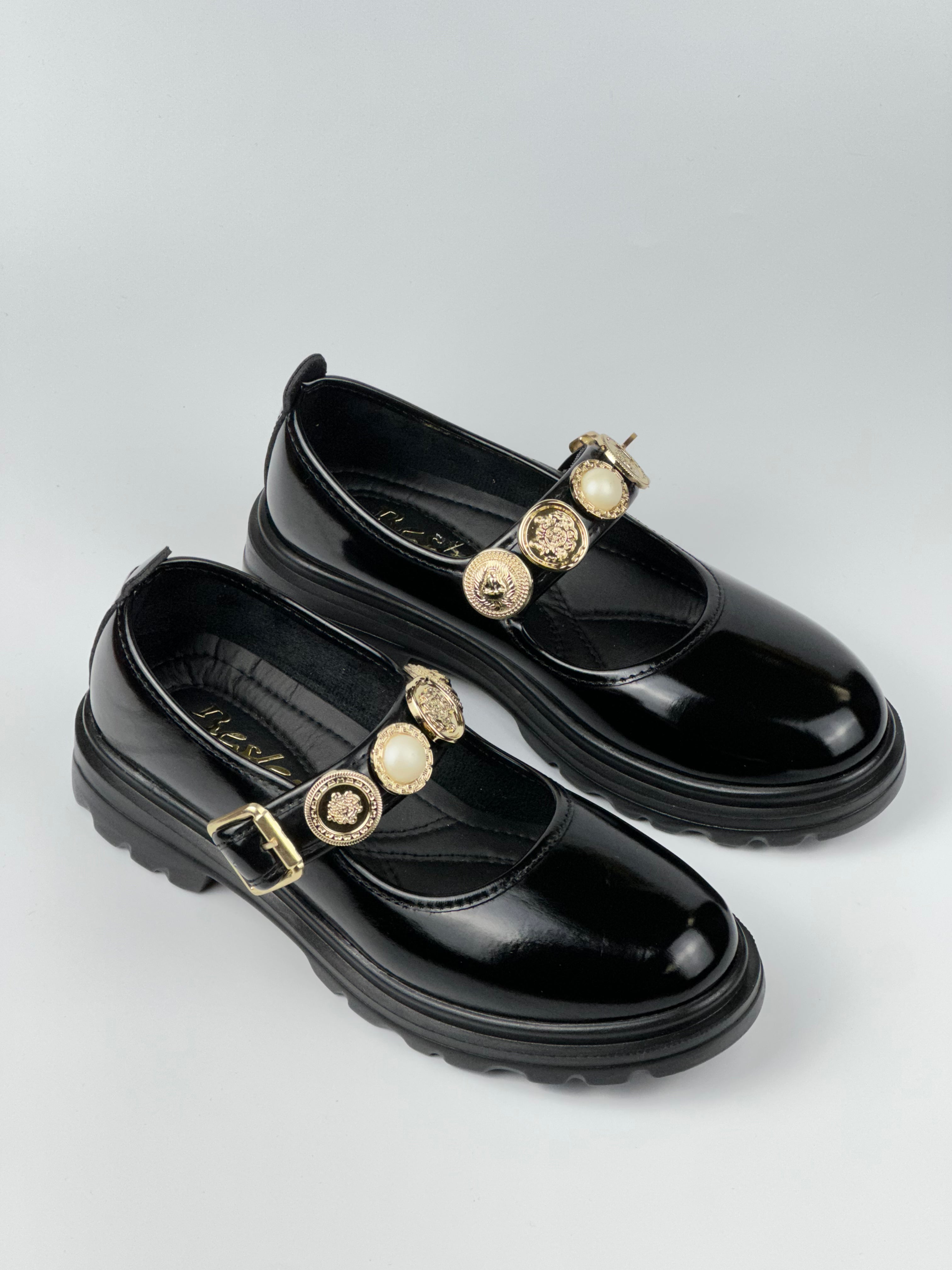 Royal Charm Taş ve İnci Detaylı Loafer