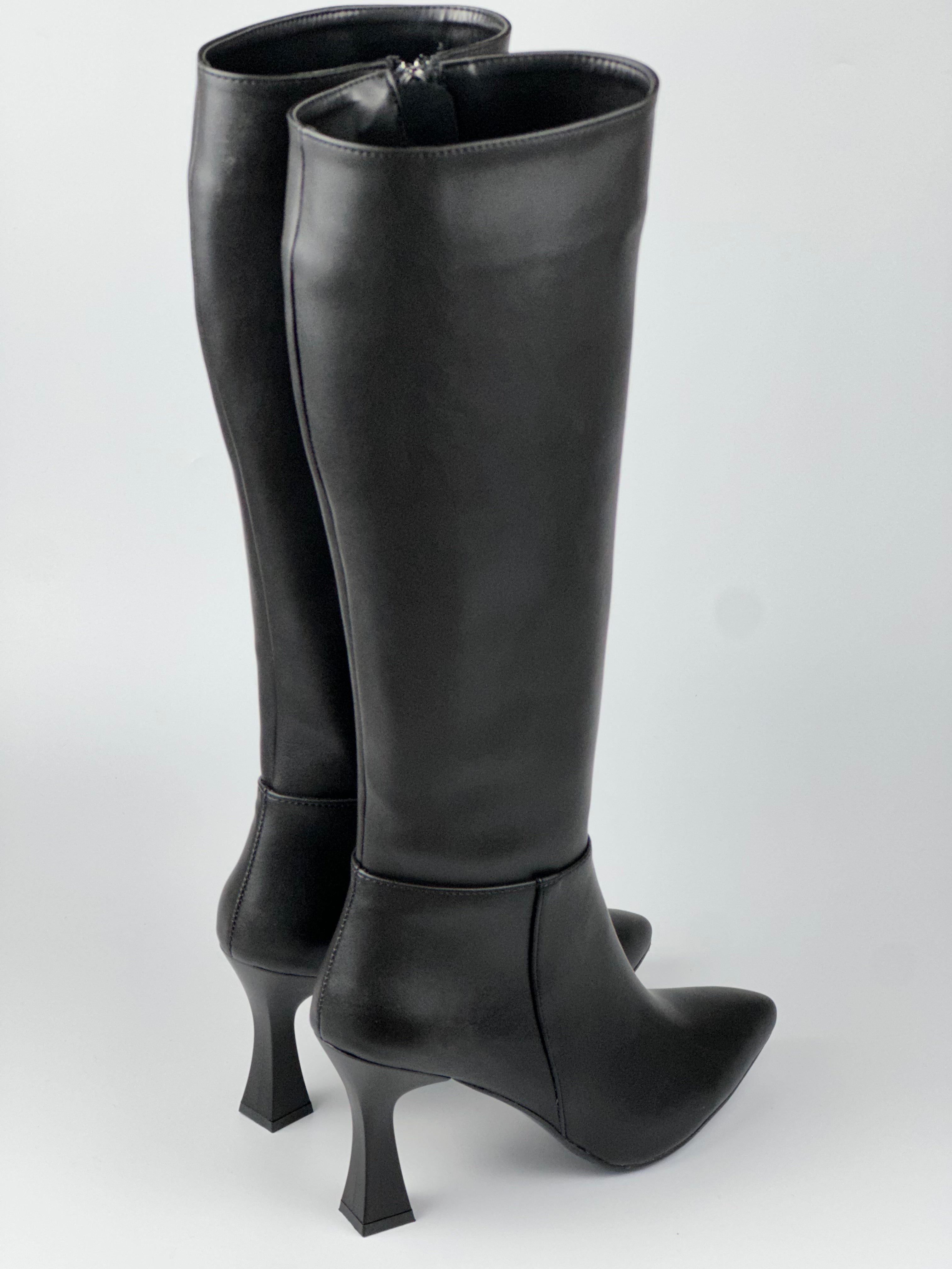 Noir Elegance Diz Üstü Kadın Çizme