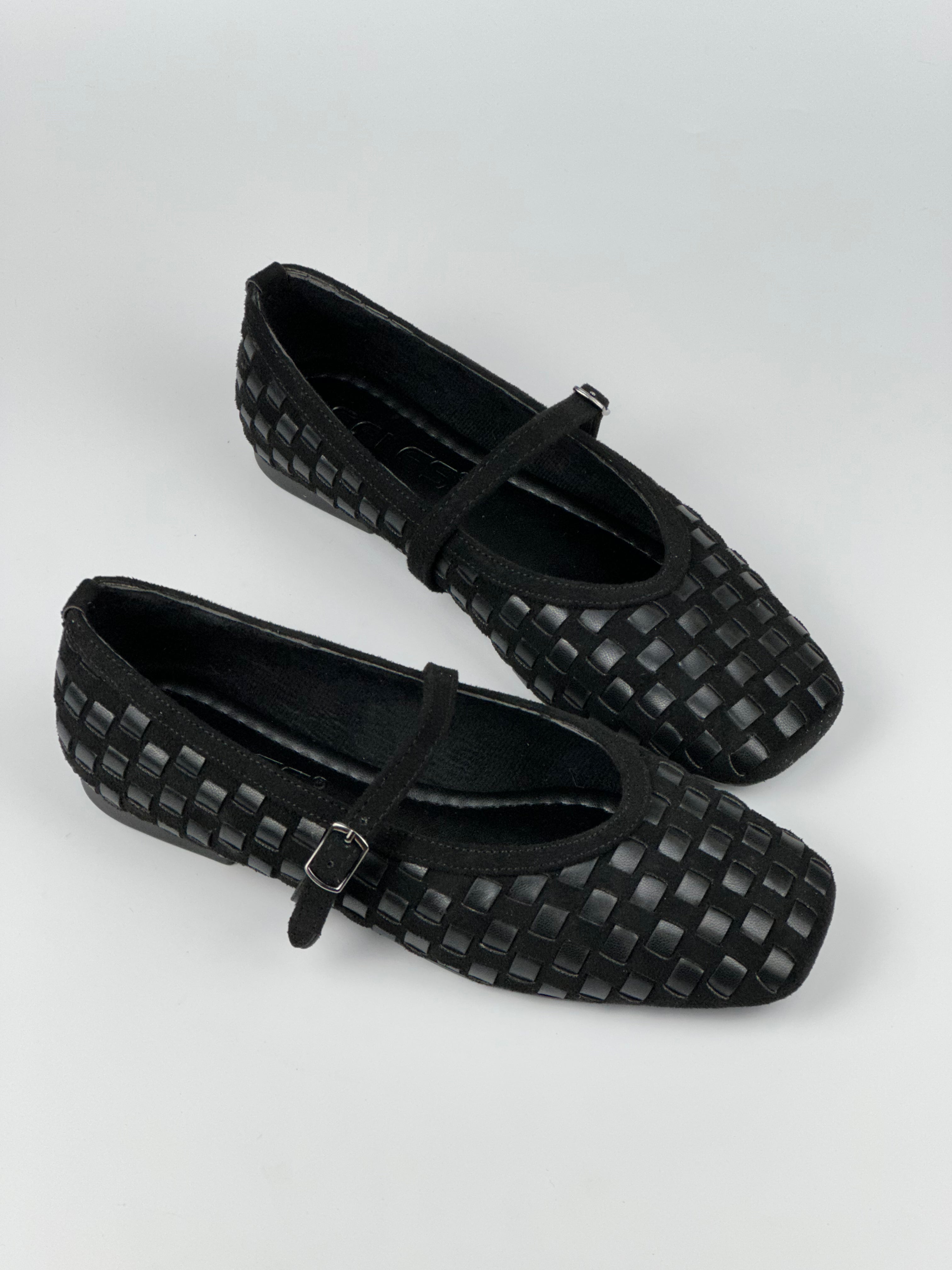 Wevvy Black – Örgü Dokulu Babet