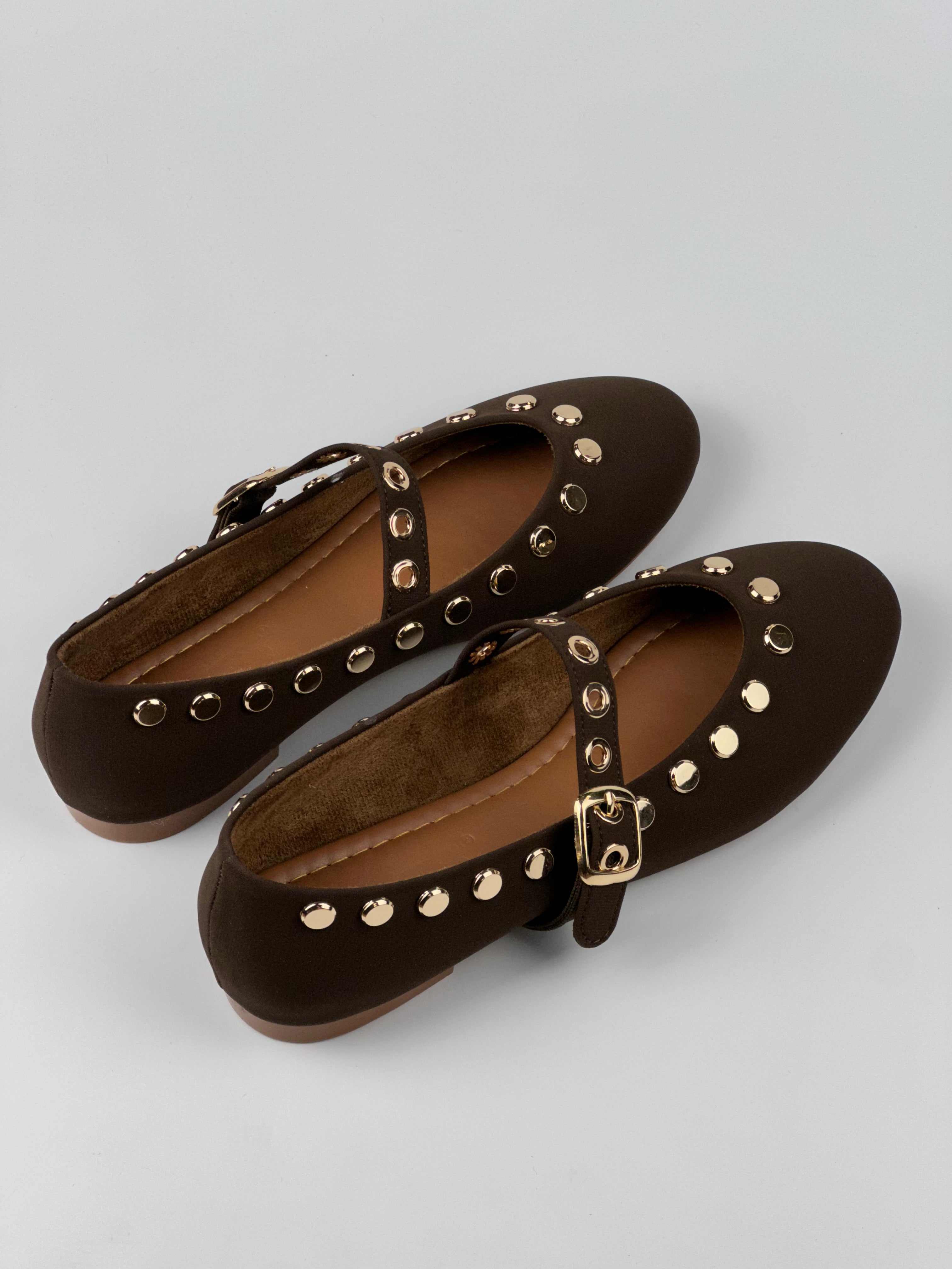 Liora Stud – Tokalı Zımba Detaylı Kahverengi Babet