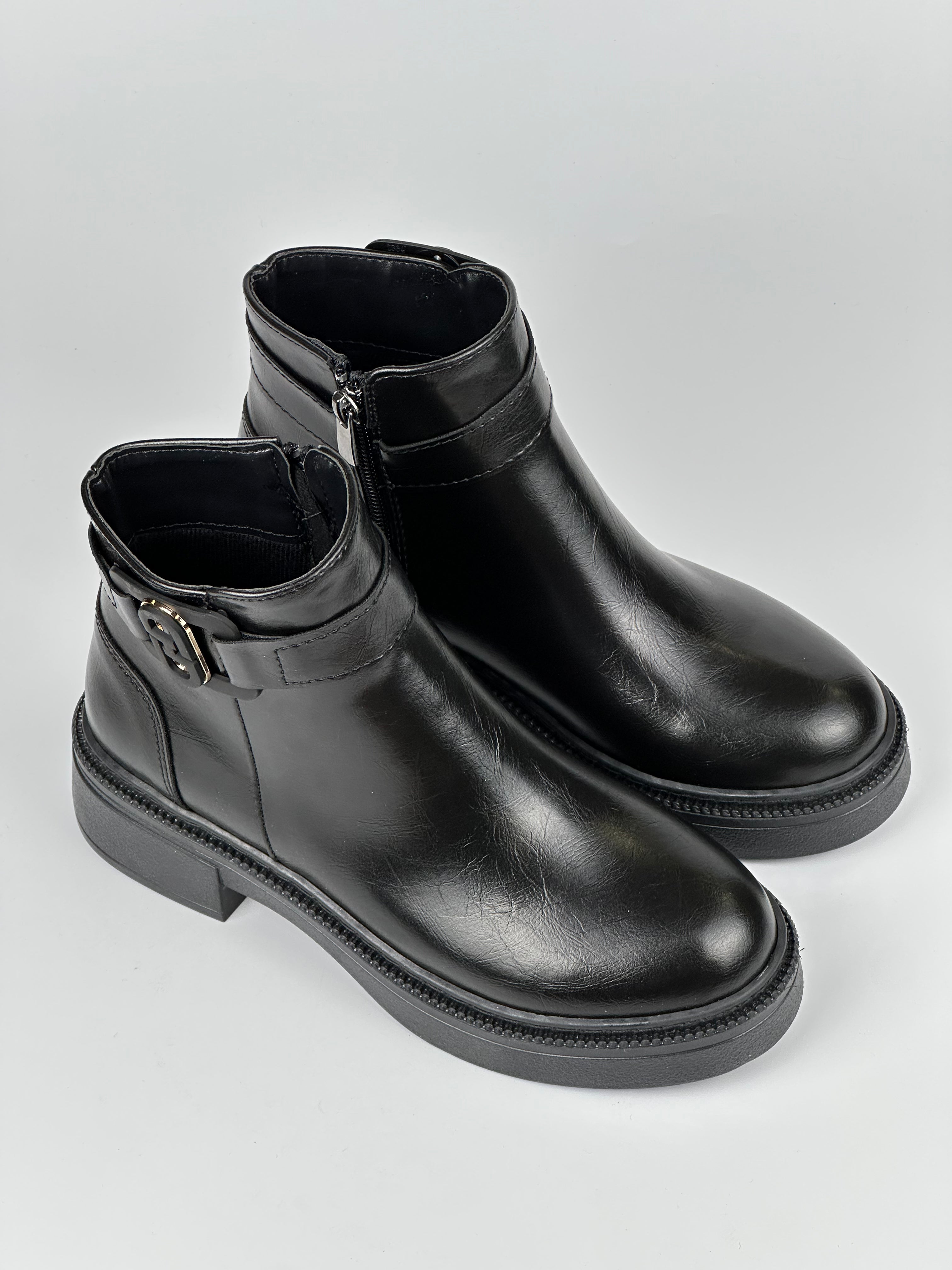 Arven Tokalı Kadın Bot