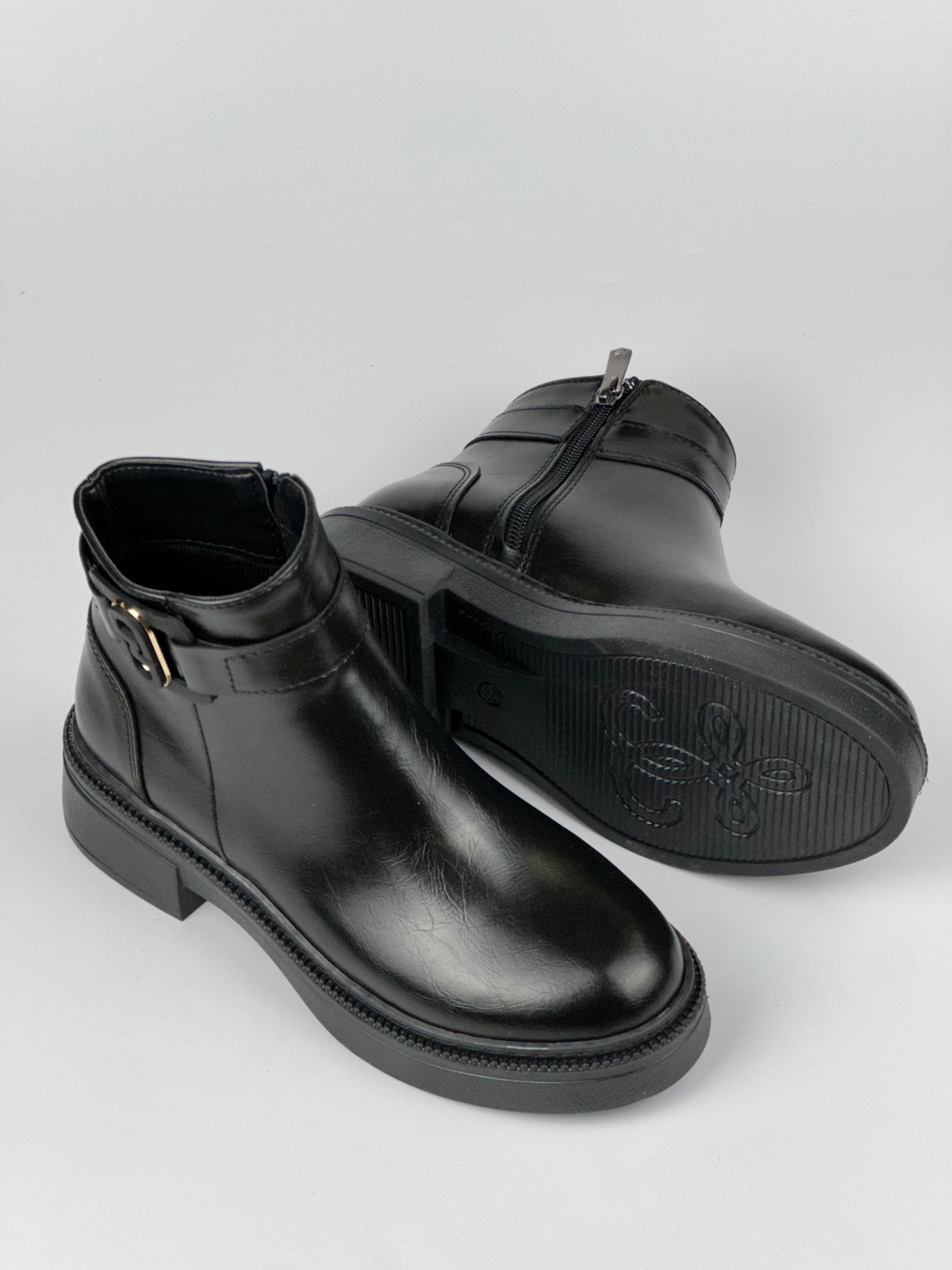 Arven Tokalı Kadın Bot