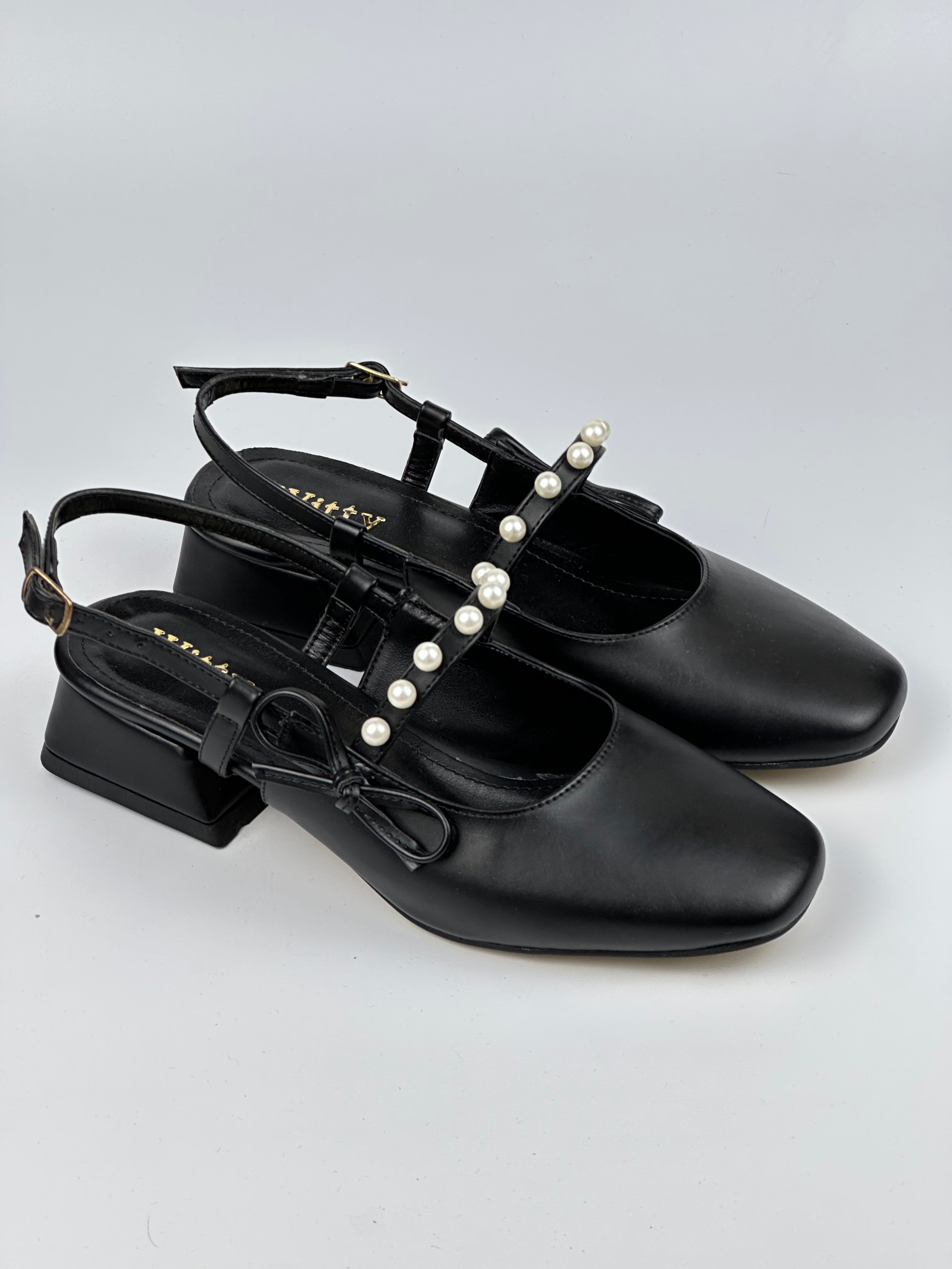 Pearly Babet