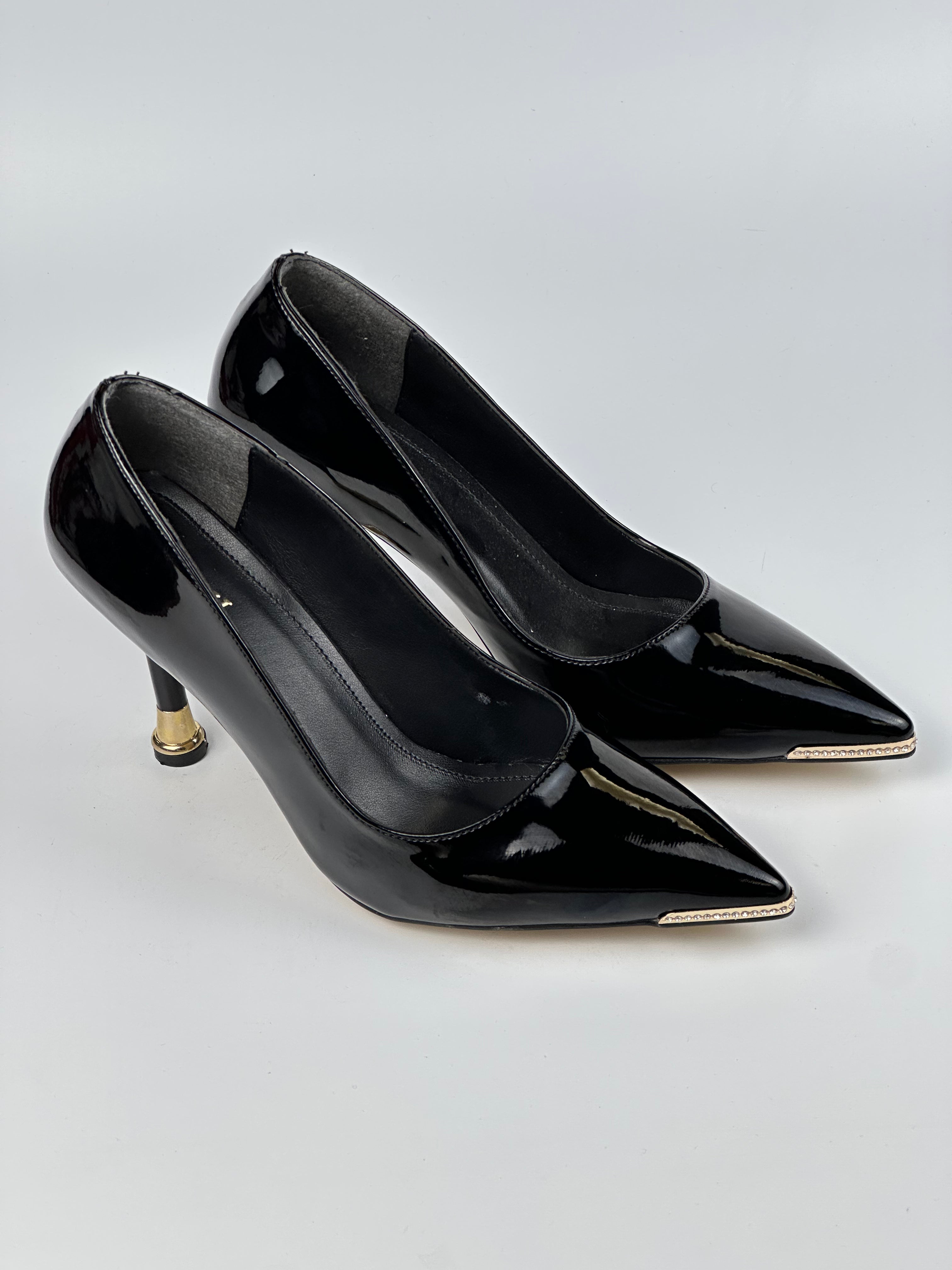 SUIT Stiletto