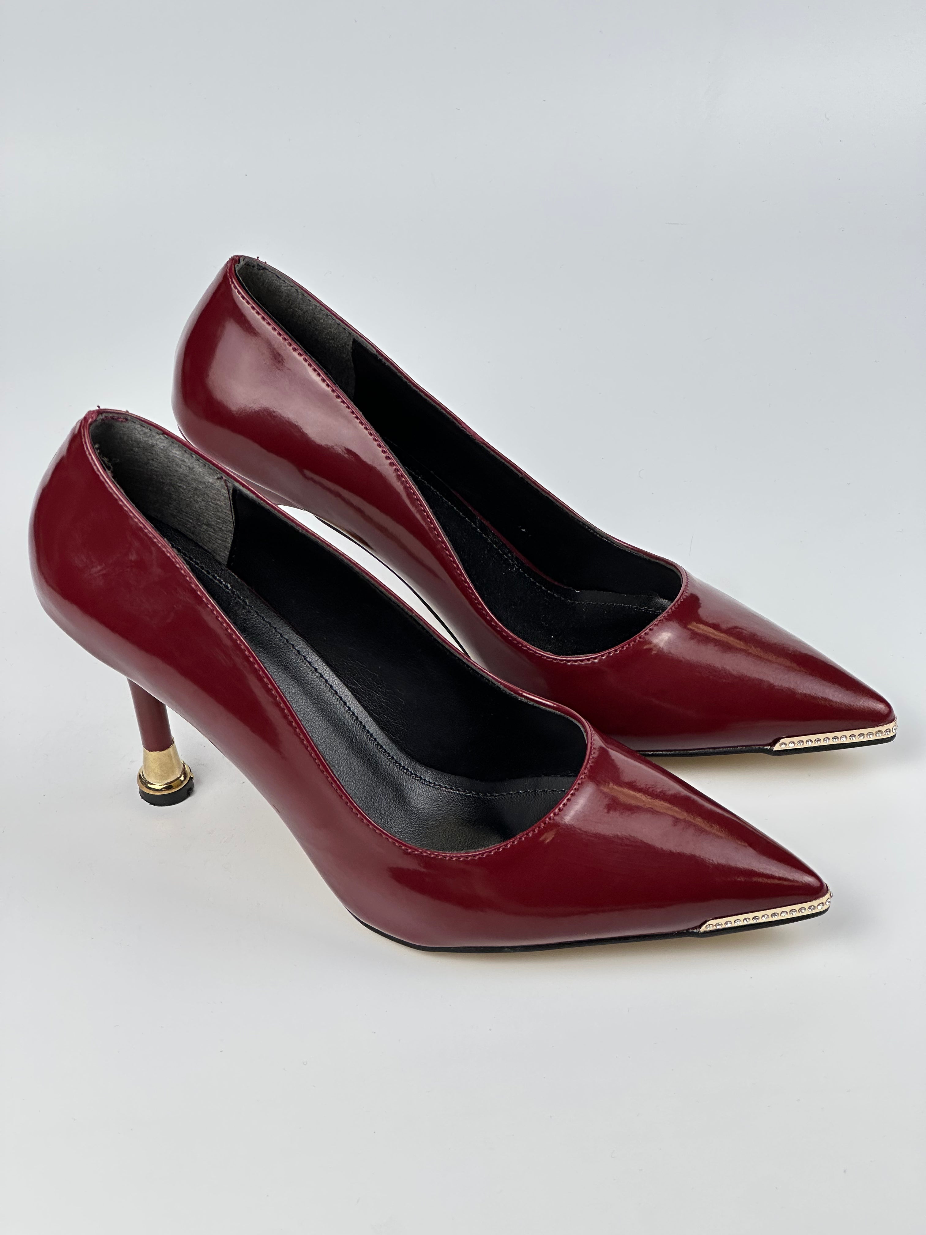 SUIT Stiletto