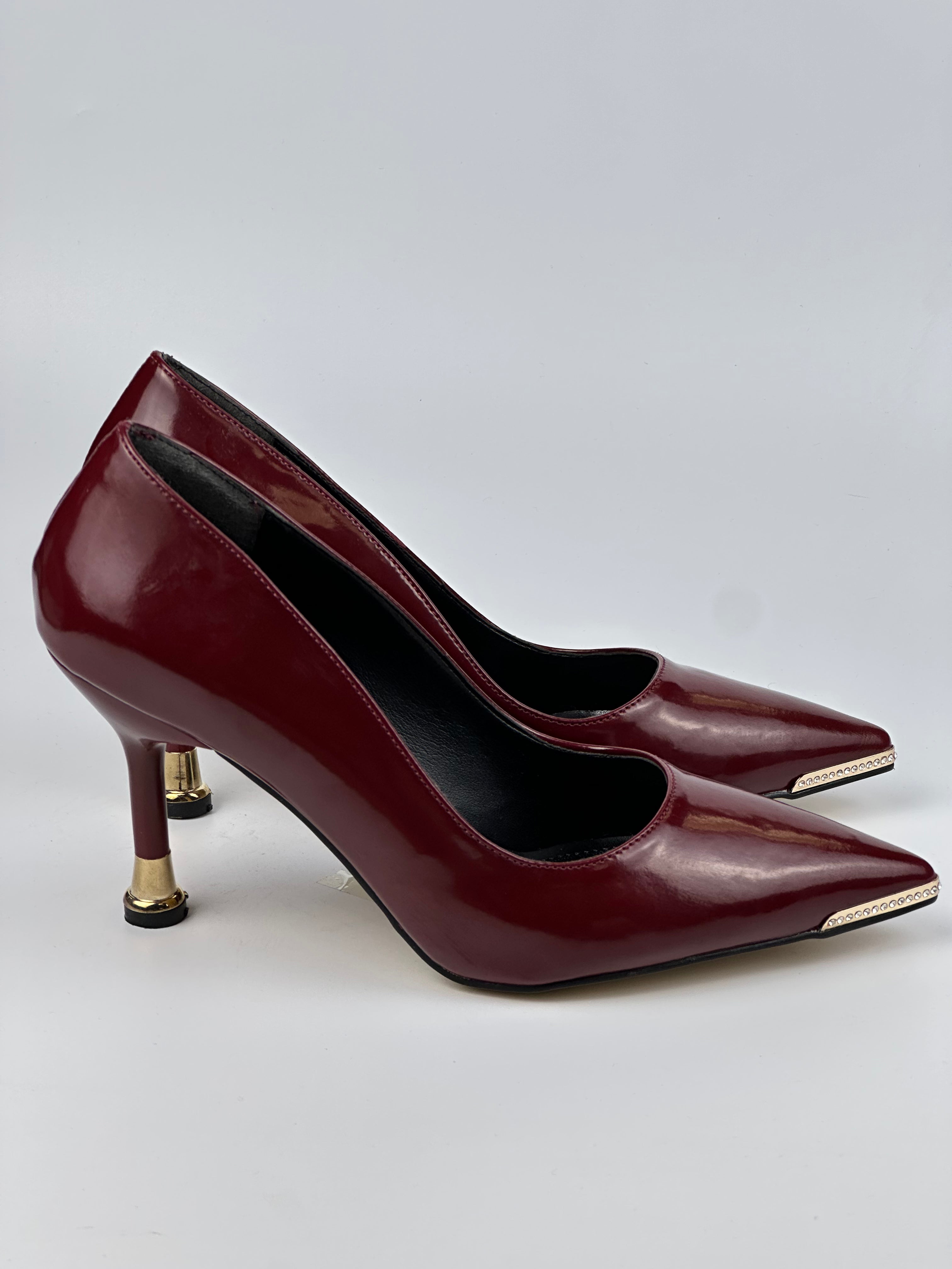 SUIT Stiletto
