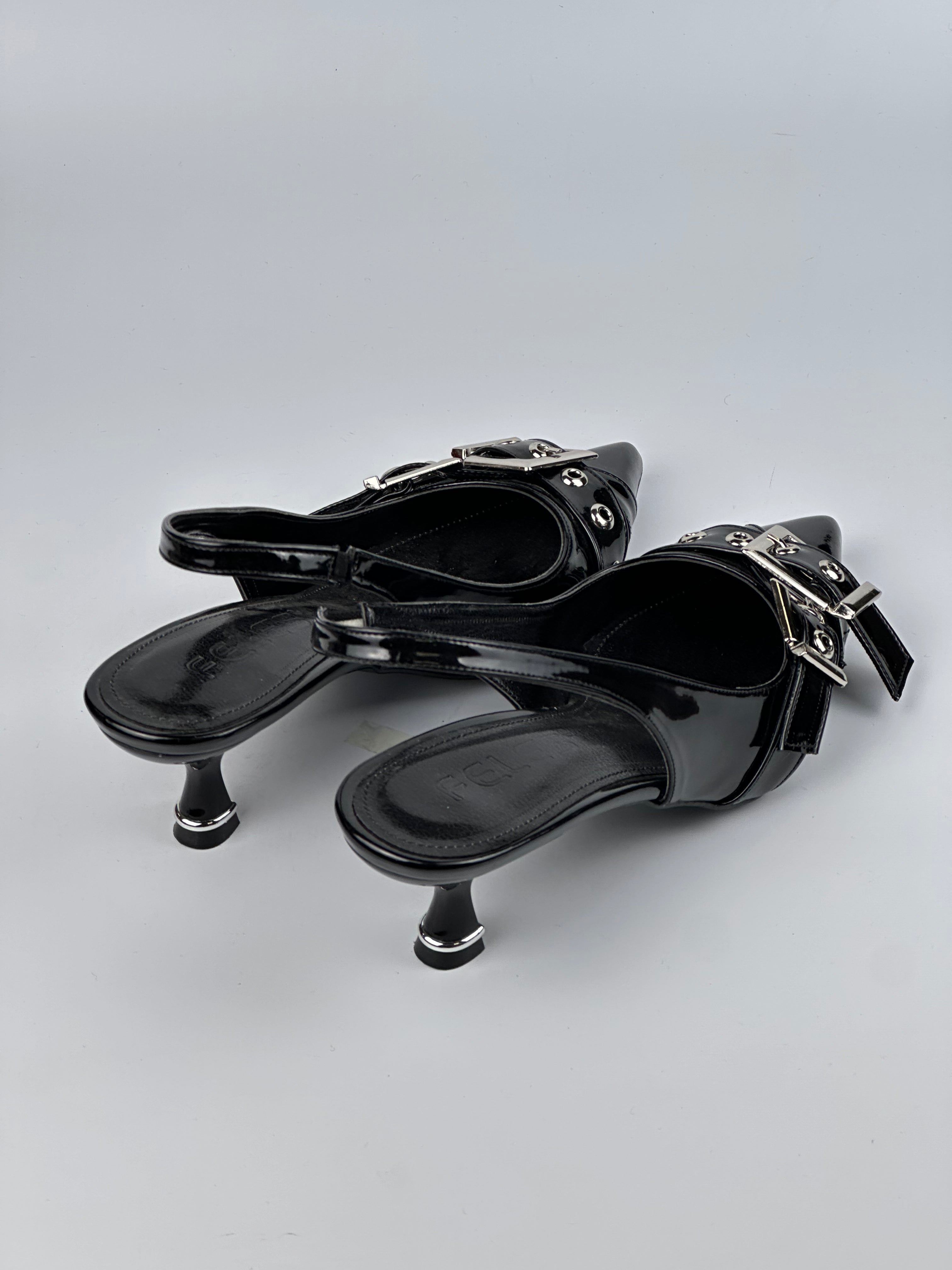 Stiletto 002