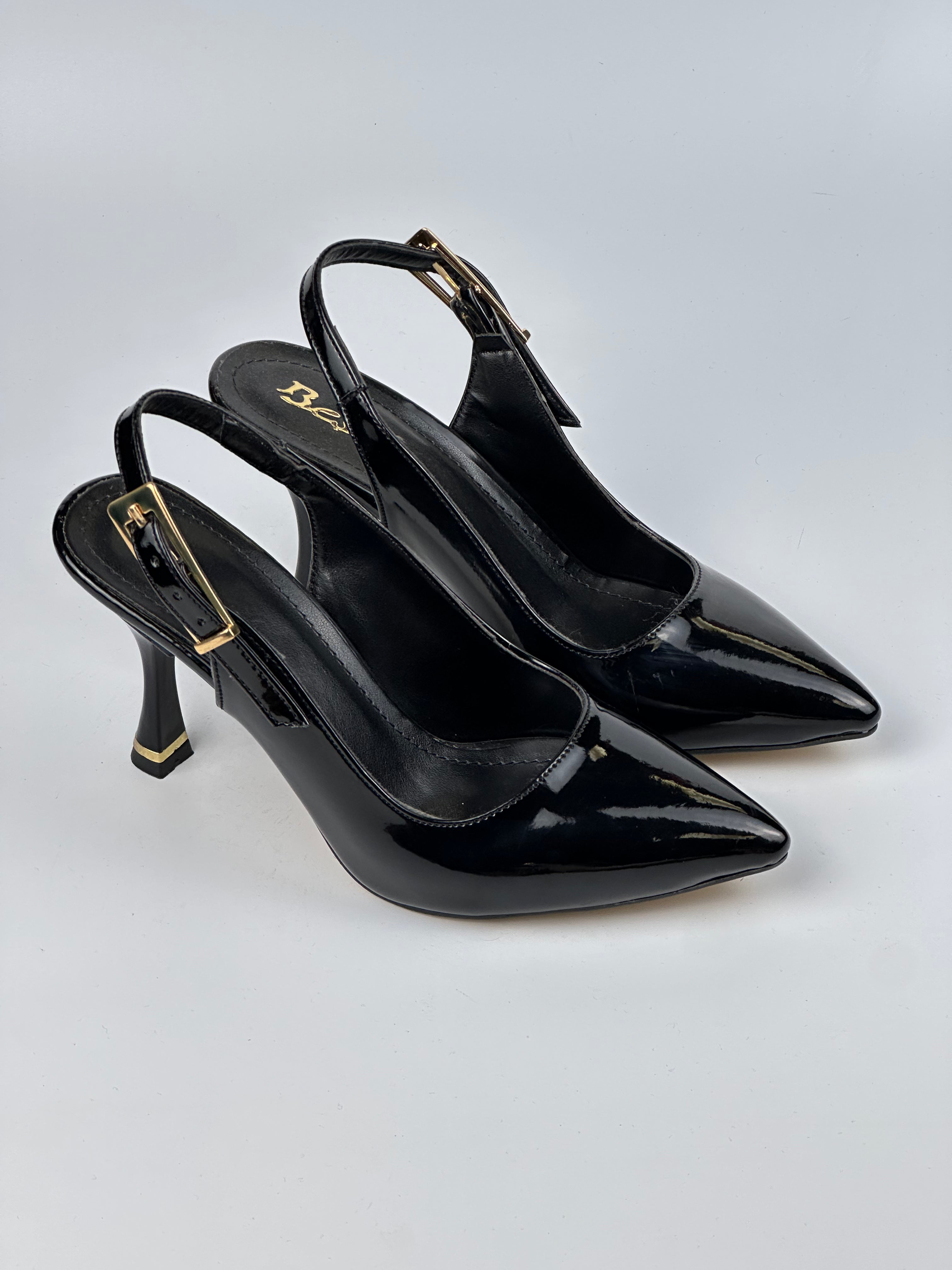 Stiletto 003