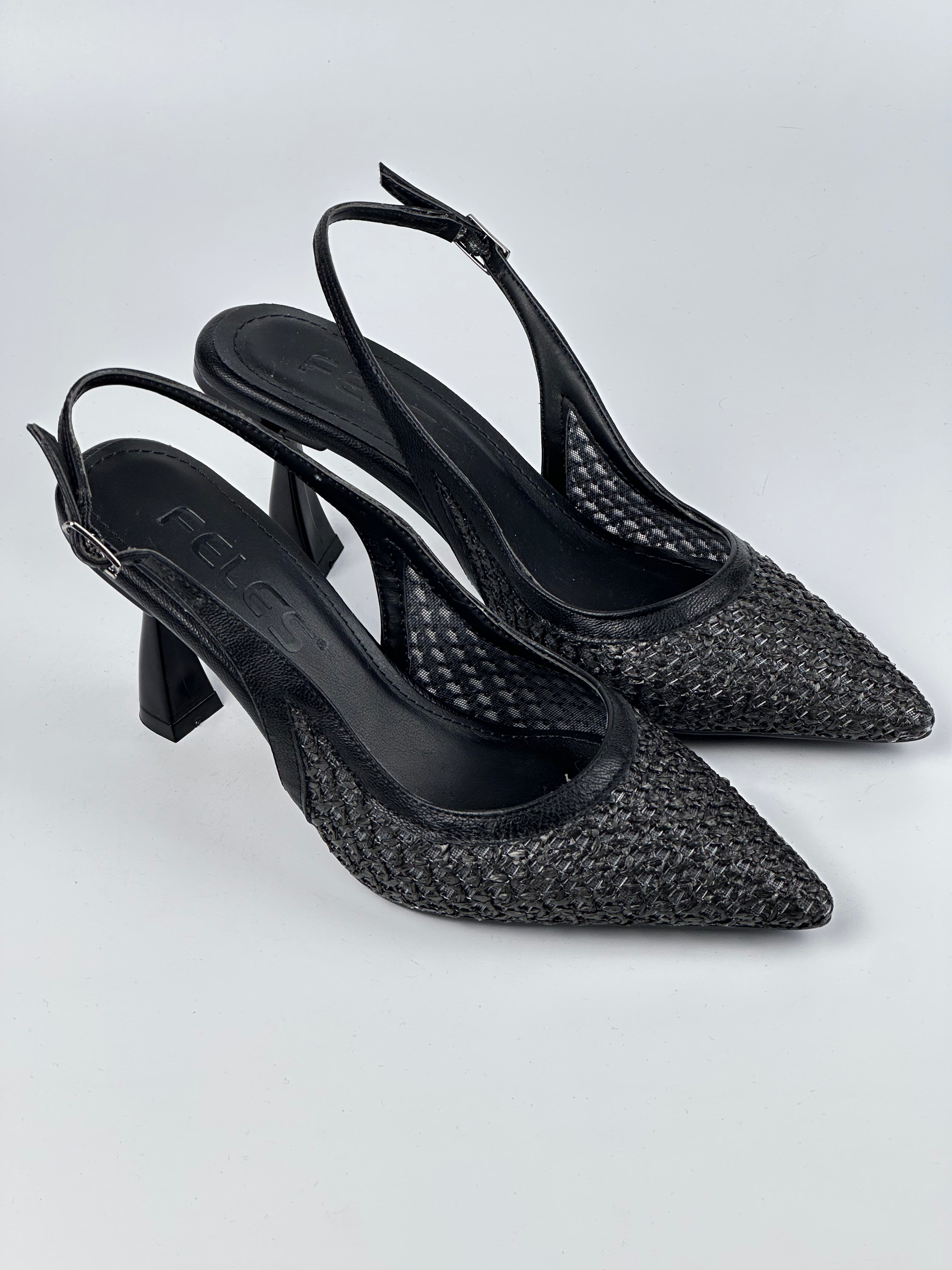 Wicker 002 Stiletto