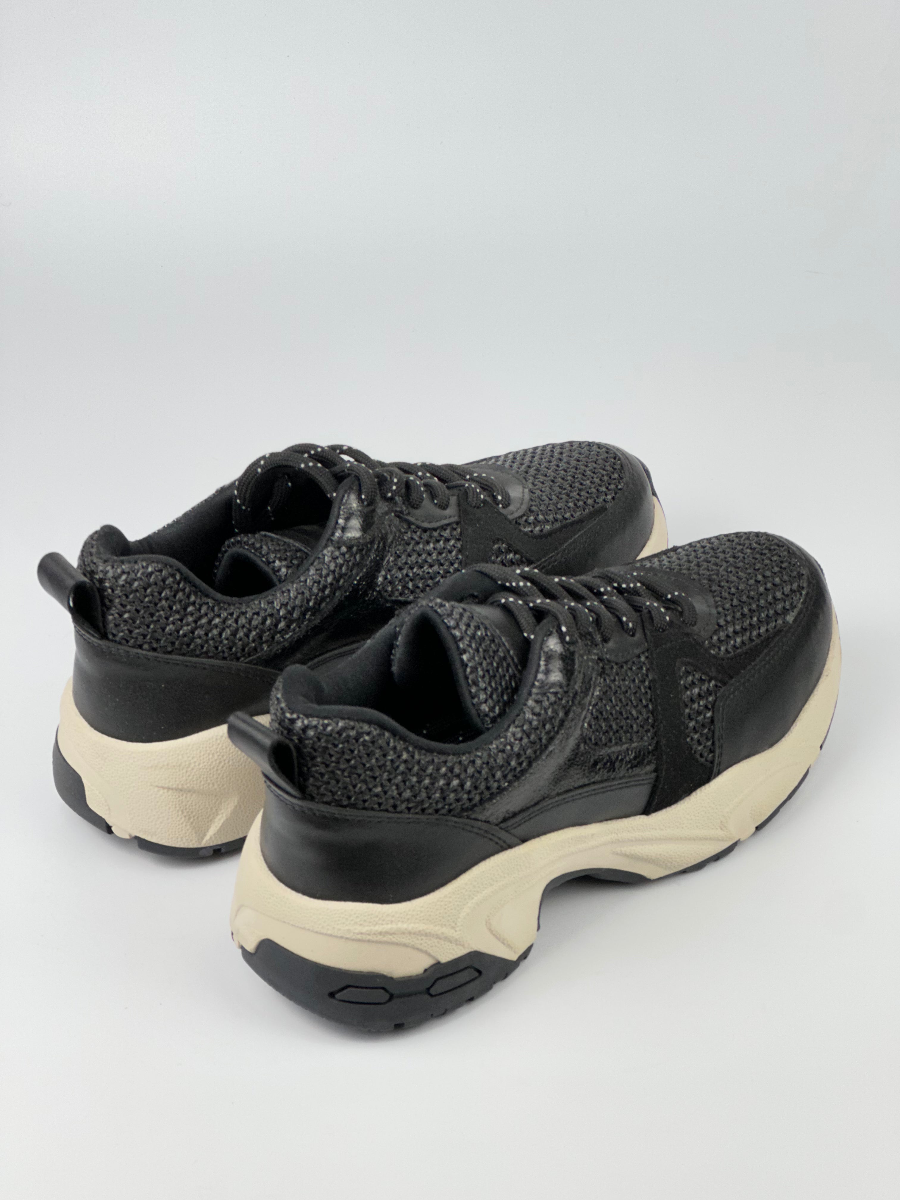 WALKY Sneakers