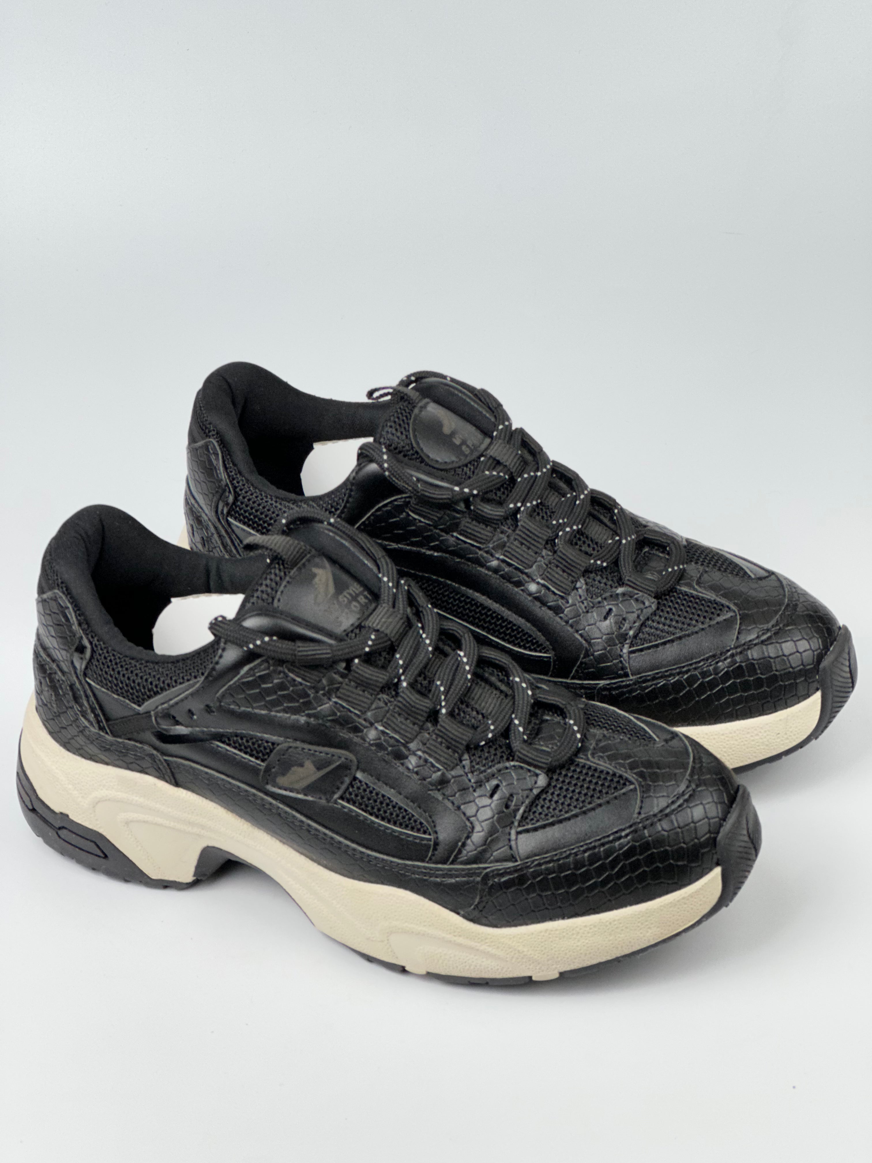 WALKY 001 Sneakers