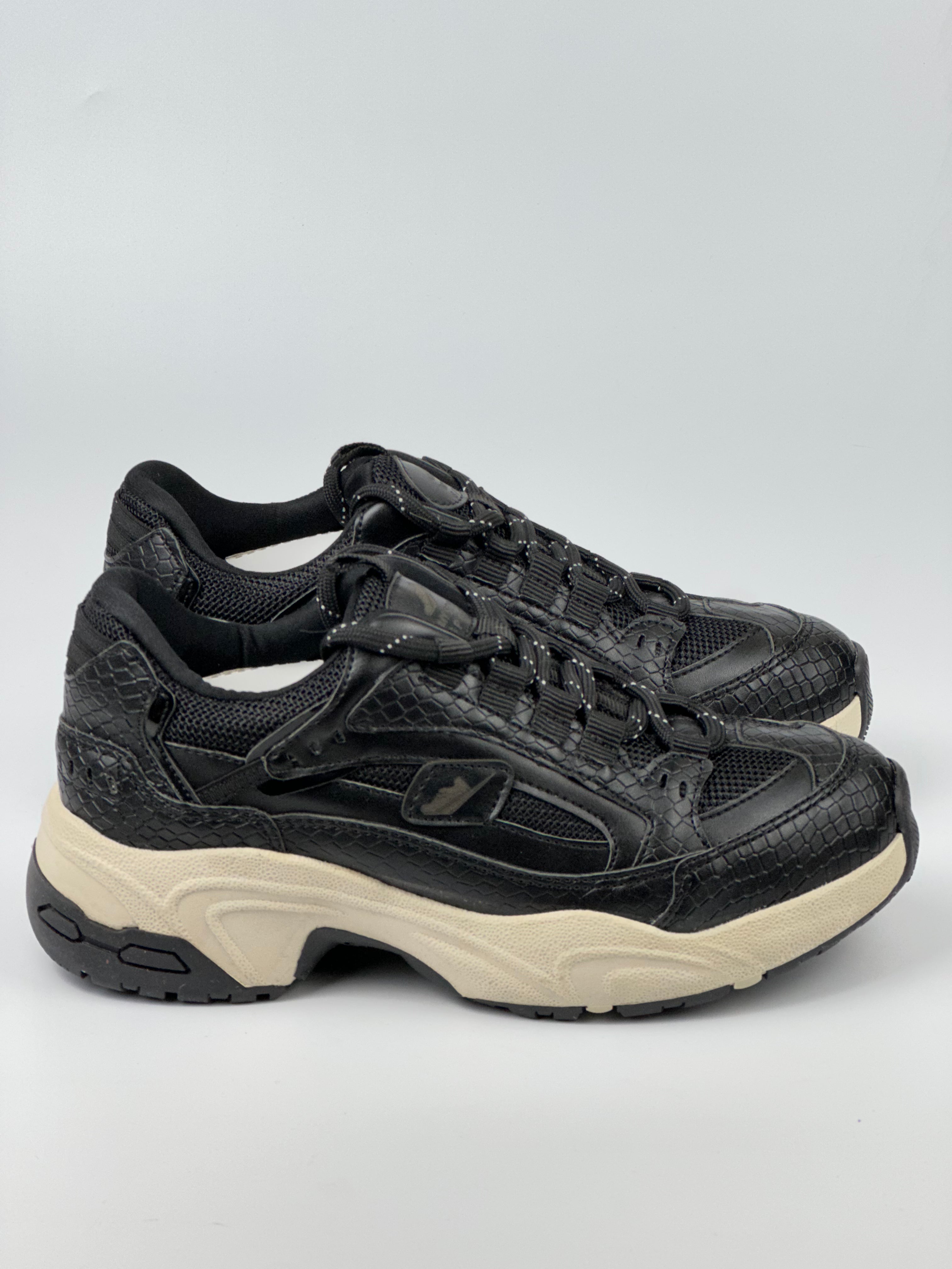 WALKY 001 Sneakers