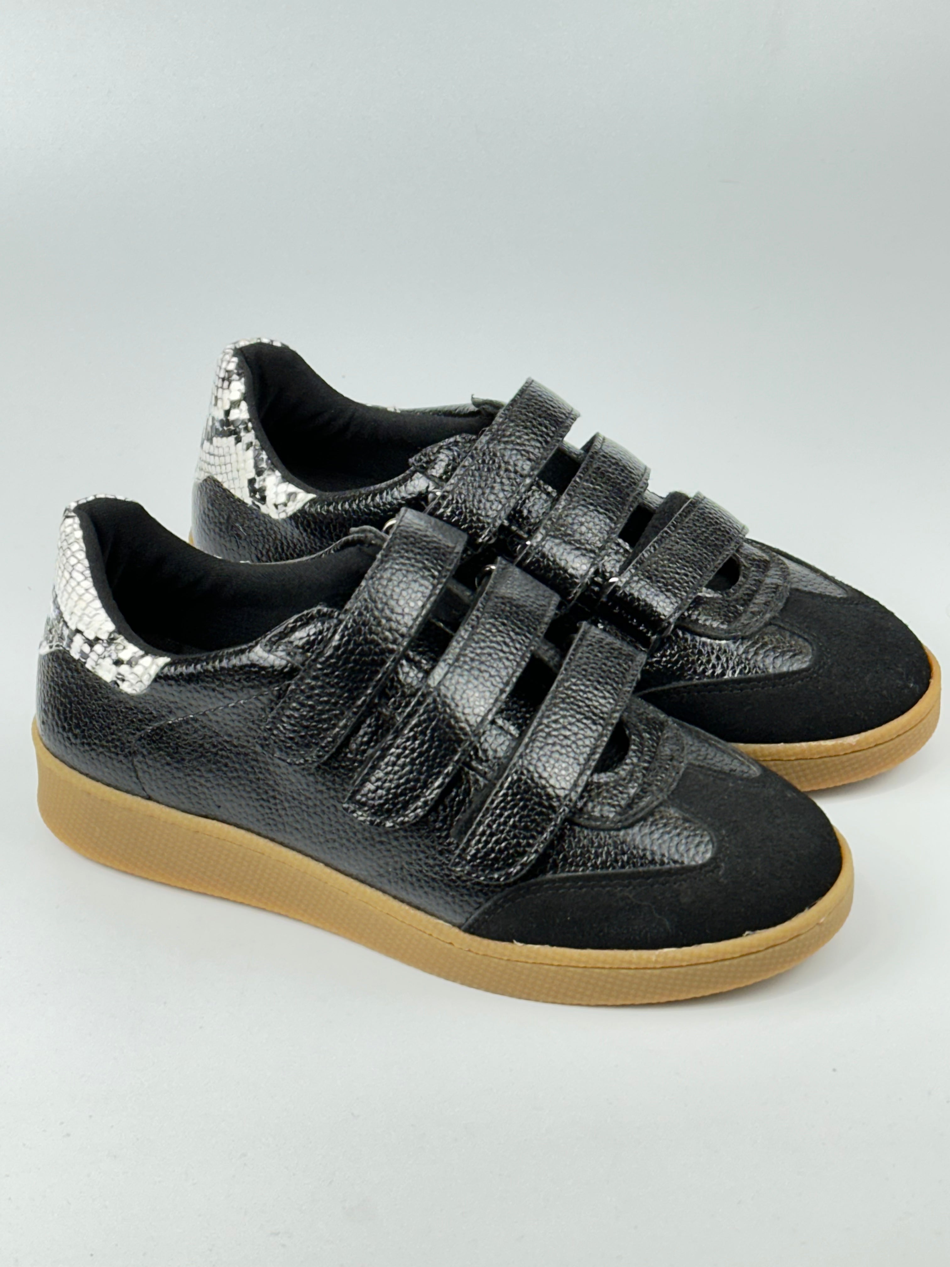 SNSK Sneakers