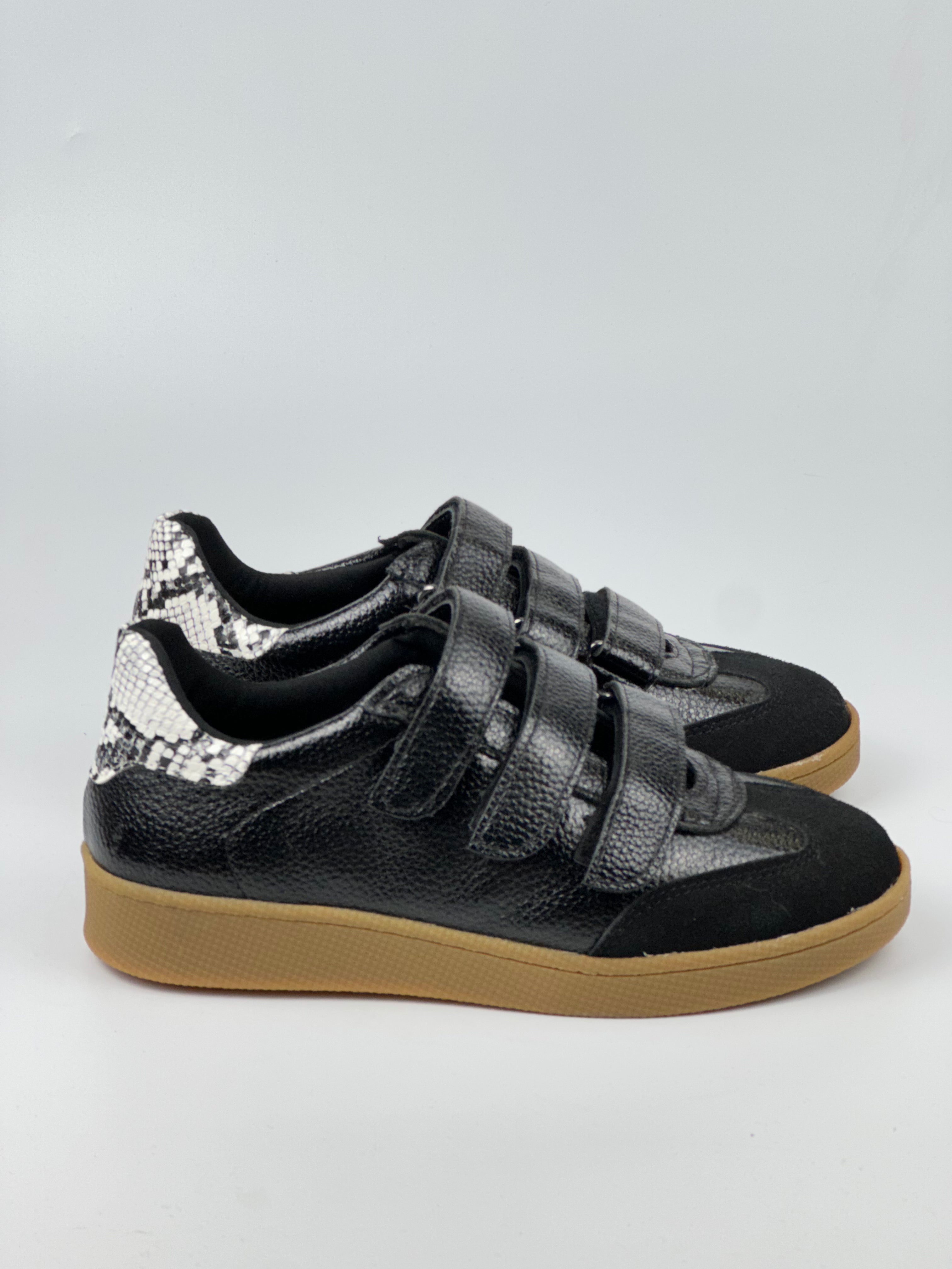 SNSK Sneakers