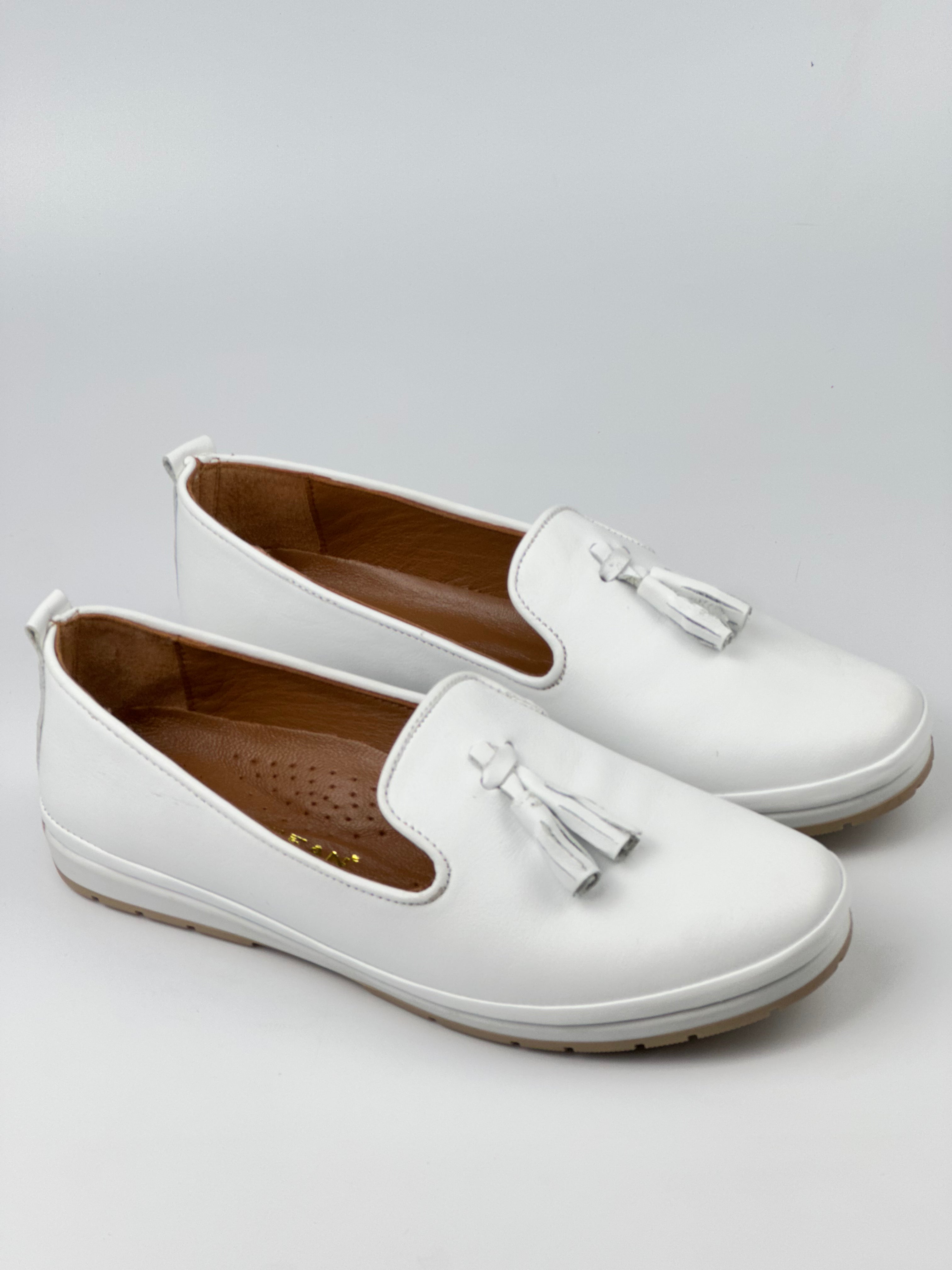 Püsküllü Hakiki Deri Loafer