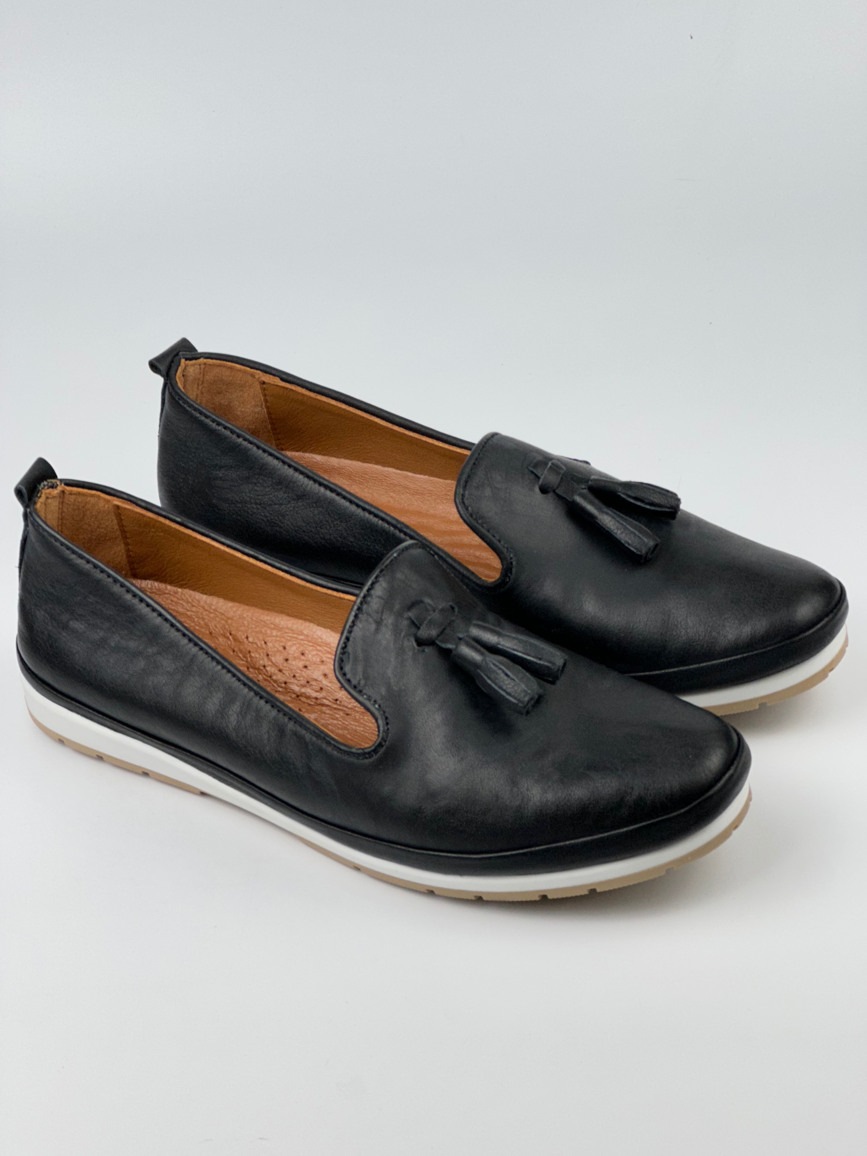 Püsküllü Hakiki Deri Loafer