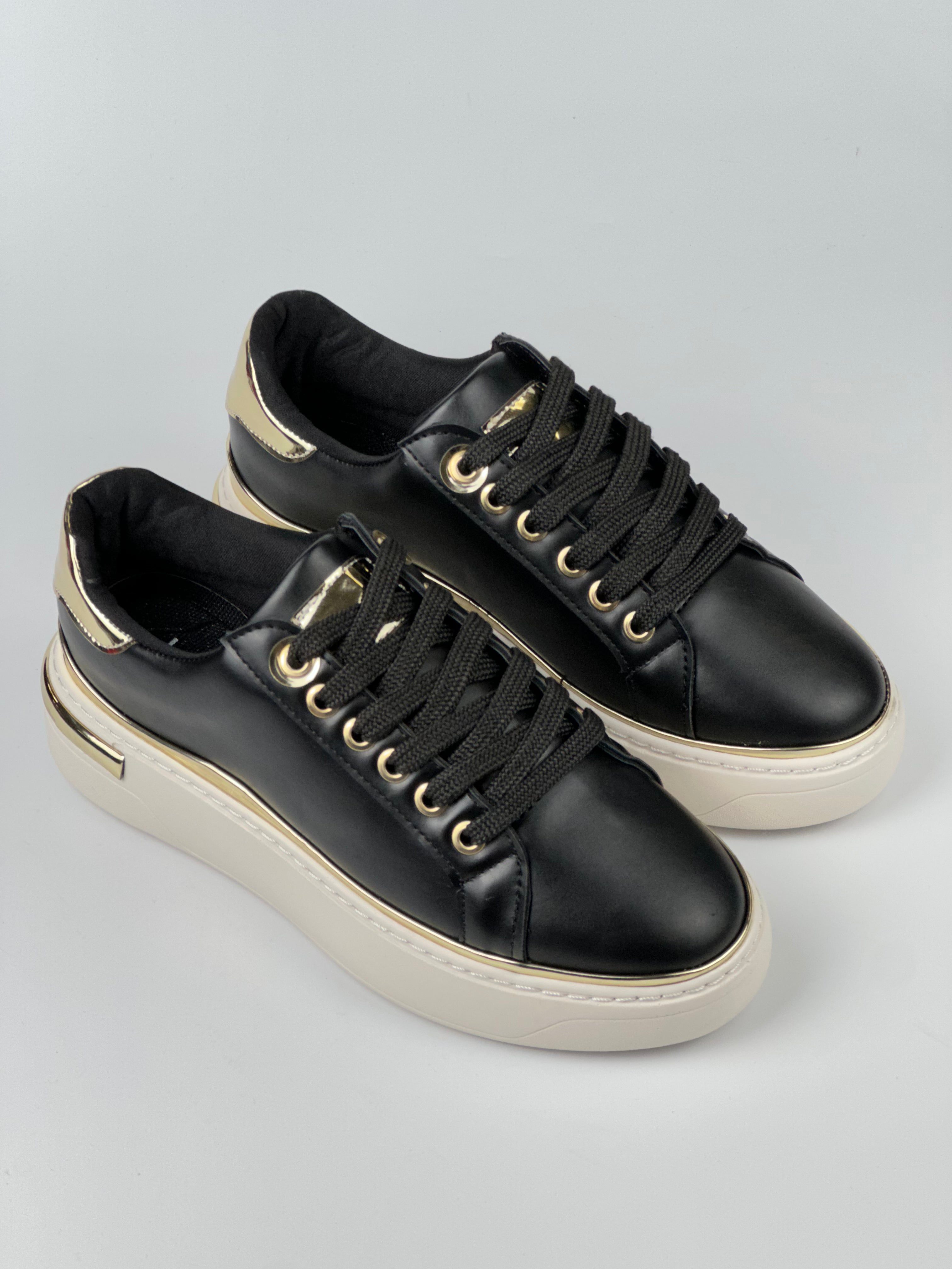 Sneaker 001