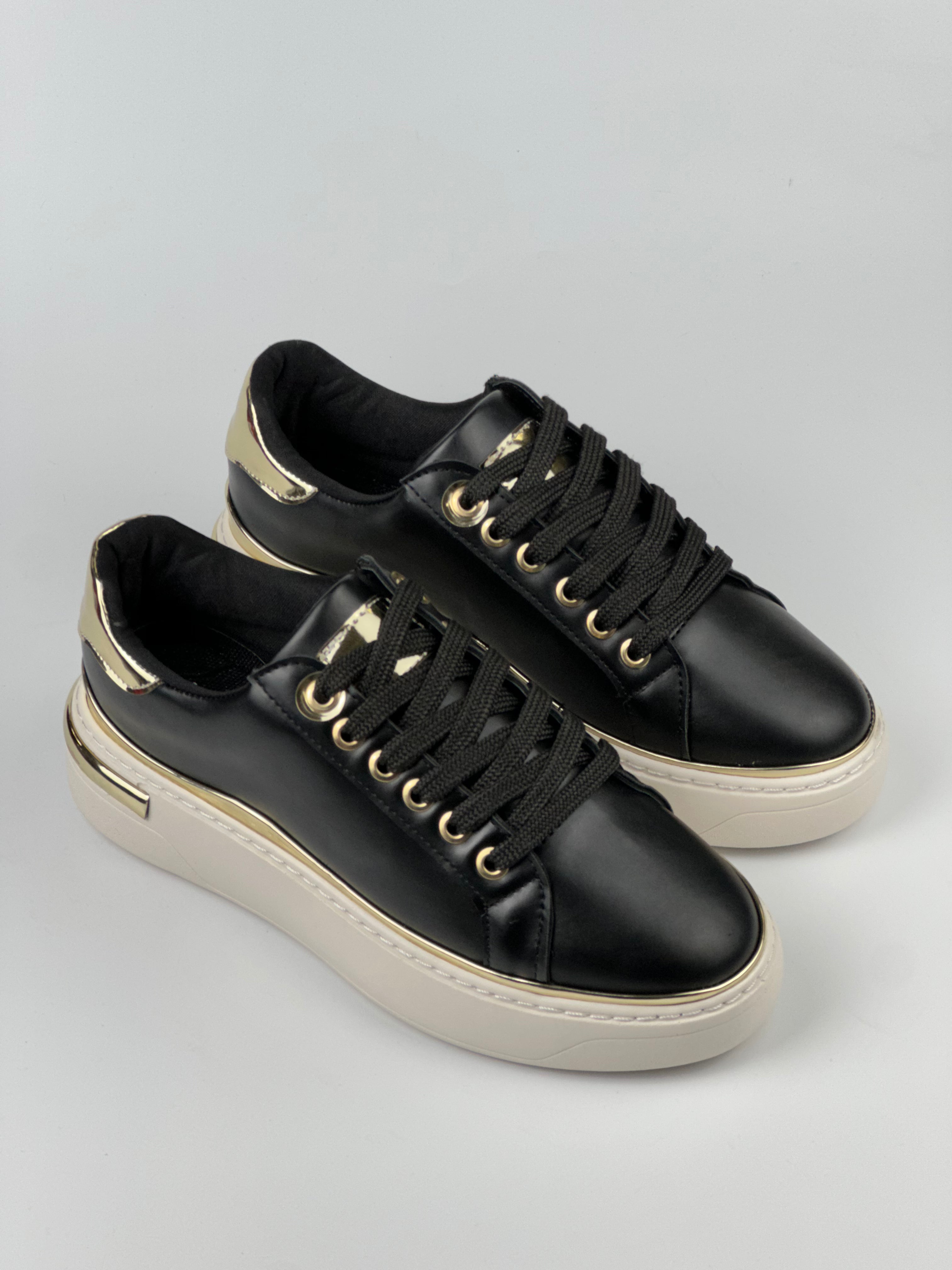 Sneaker 001