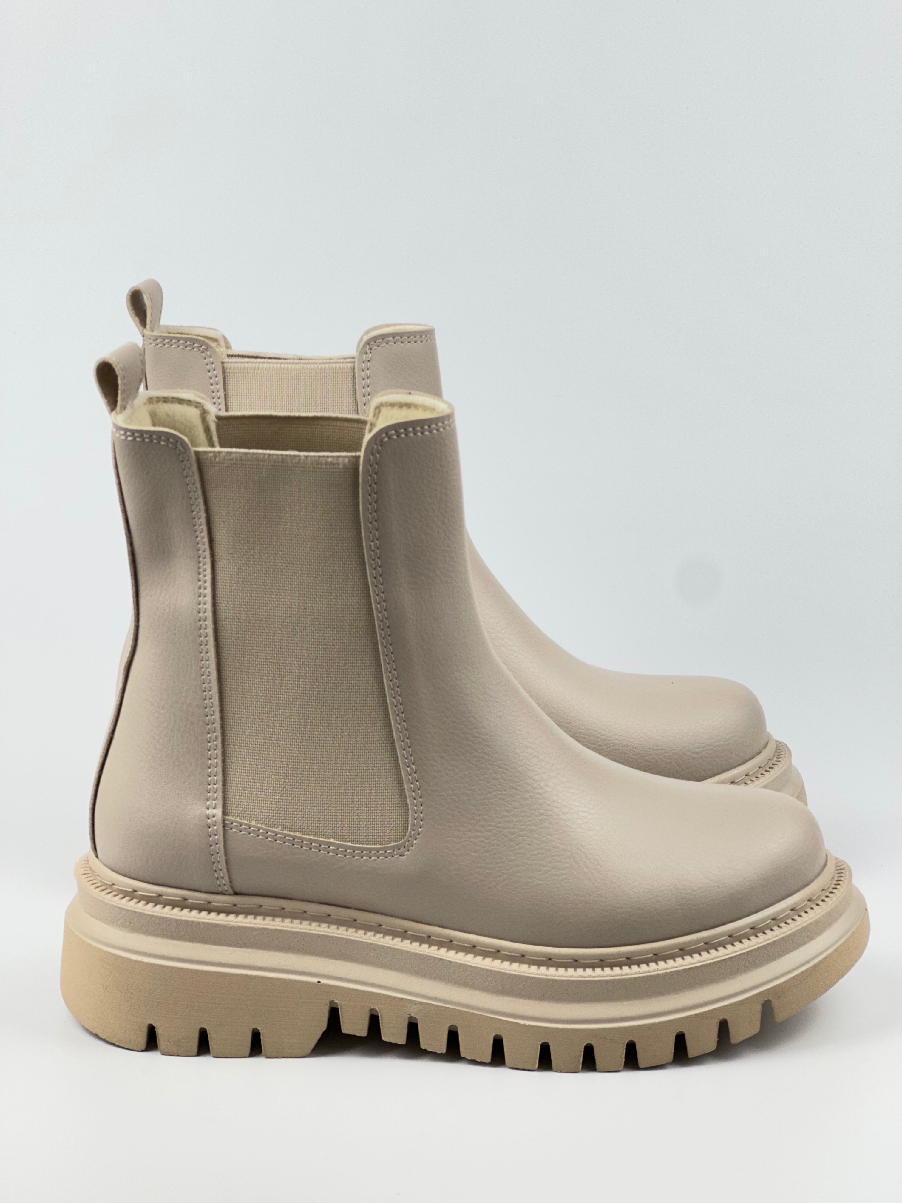 URBAN CHELSEA – Cream Edition