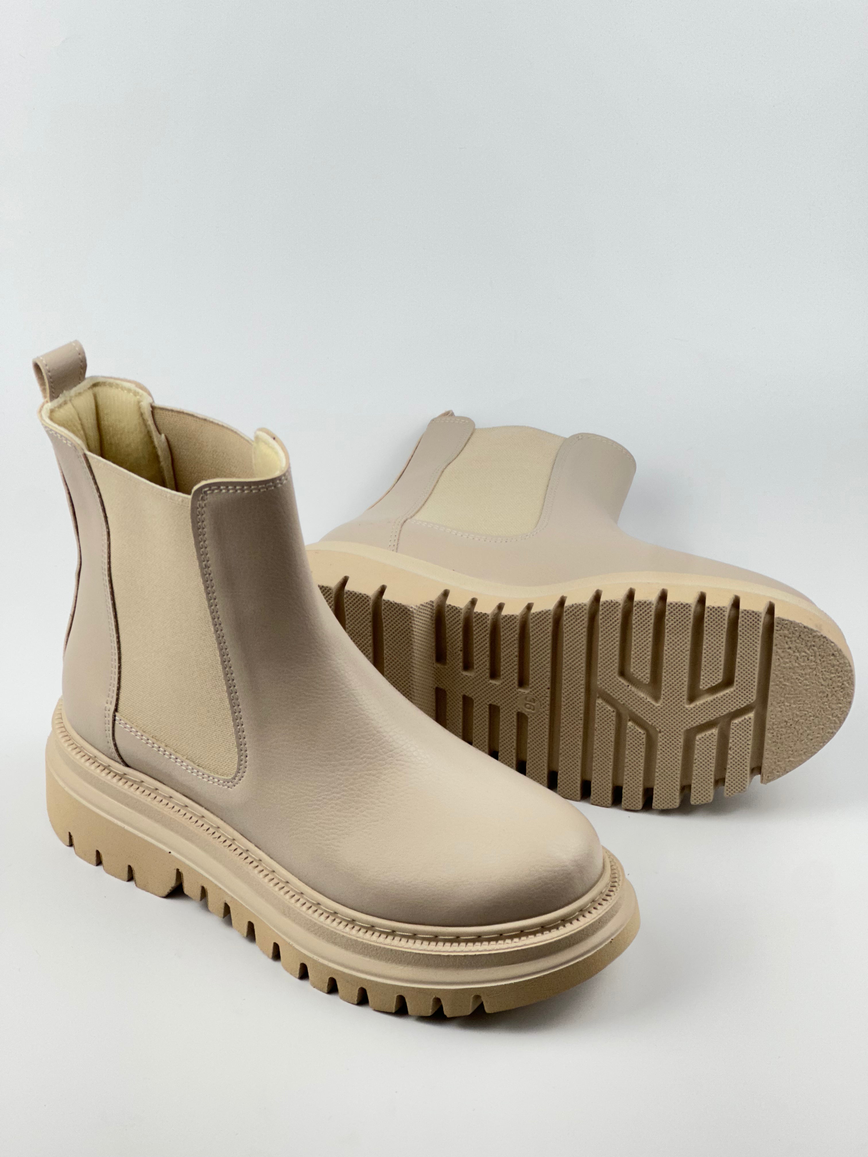 URBAN CHELSEA – Cream Edition