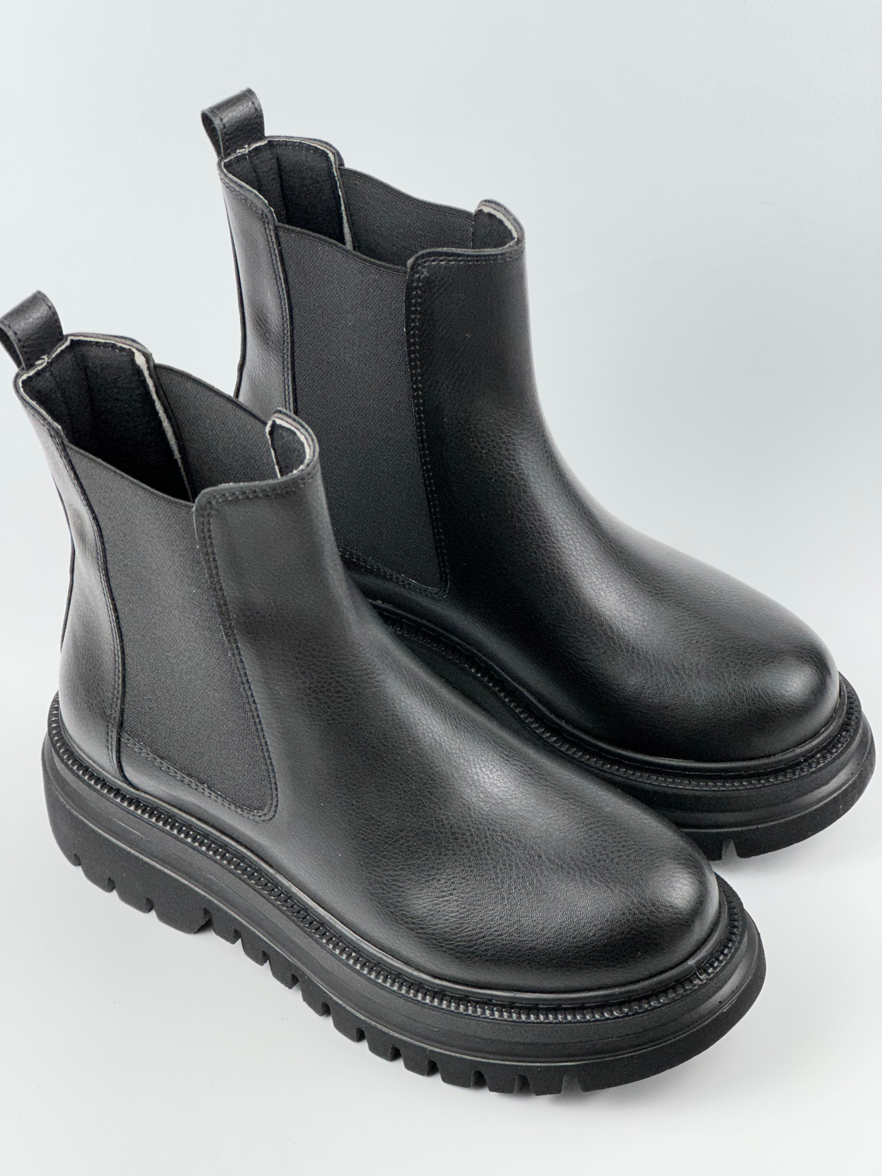 URBAN CHELSEA – Shadow Black