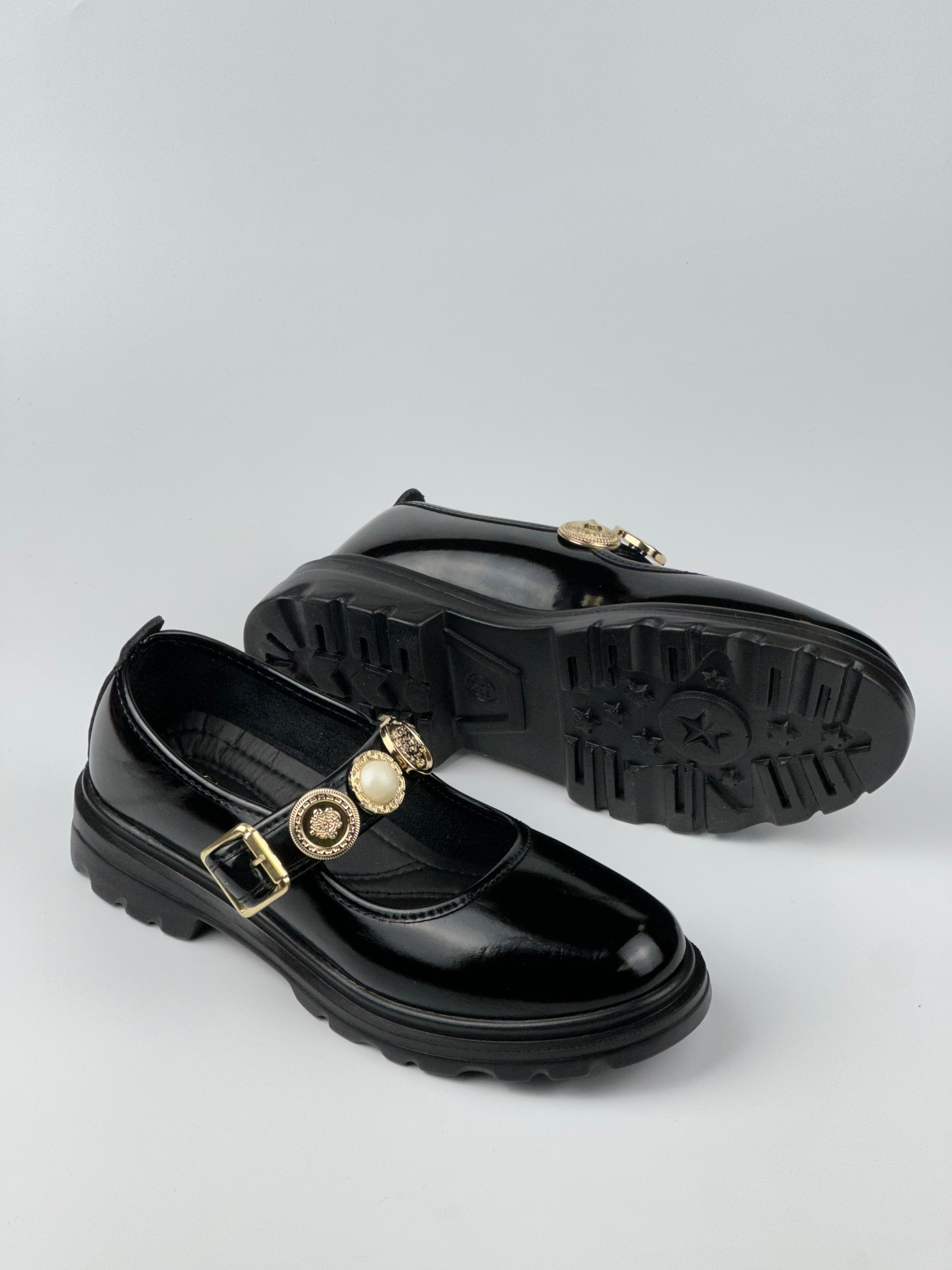 Royal Charm Taş ve İnci Detaylı Loafer