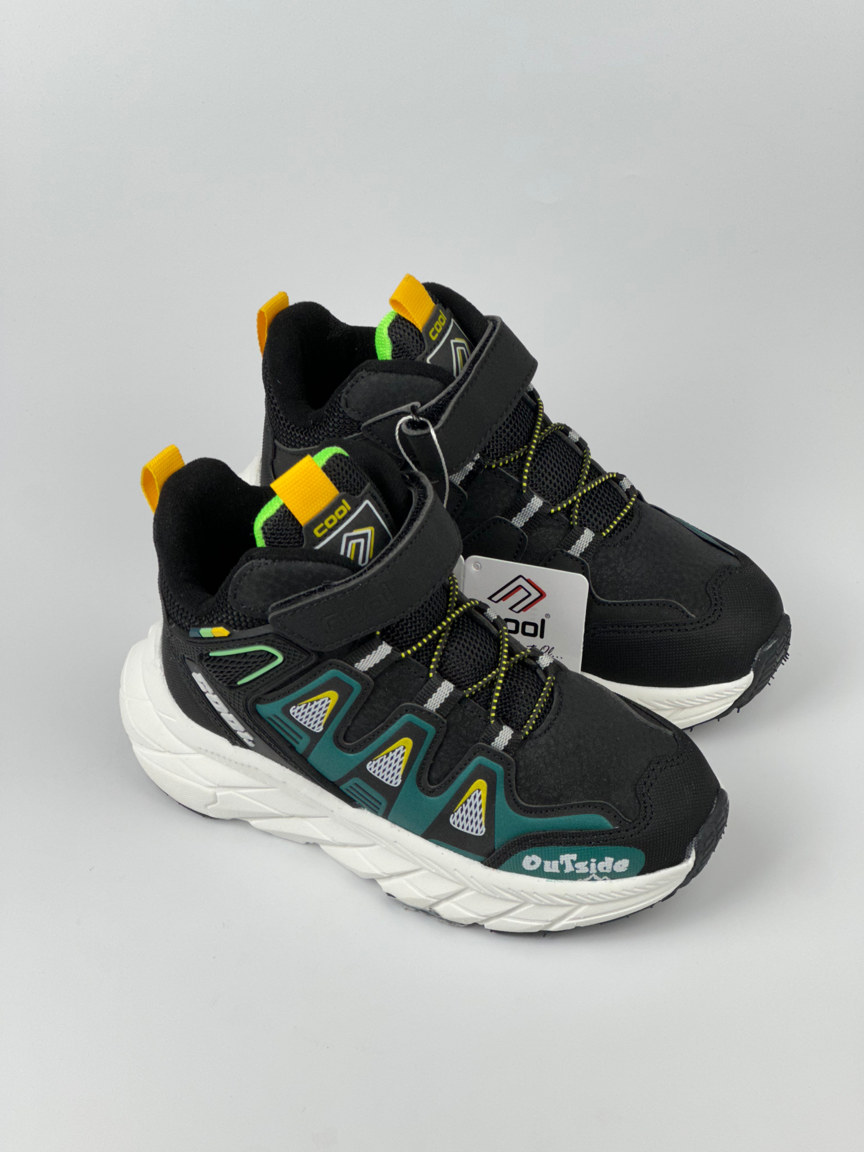Outside Adventure – Yeşil Detaylı Siyah Çocuk Spor Ayakkabı