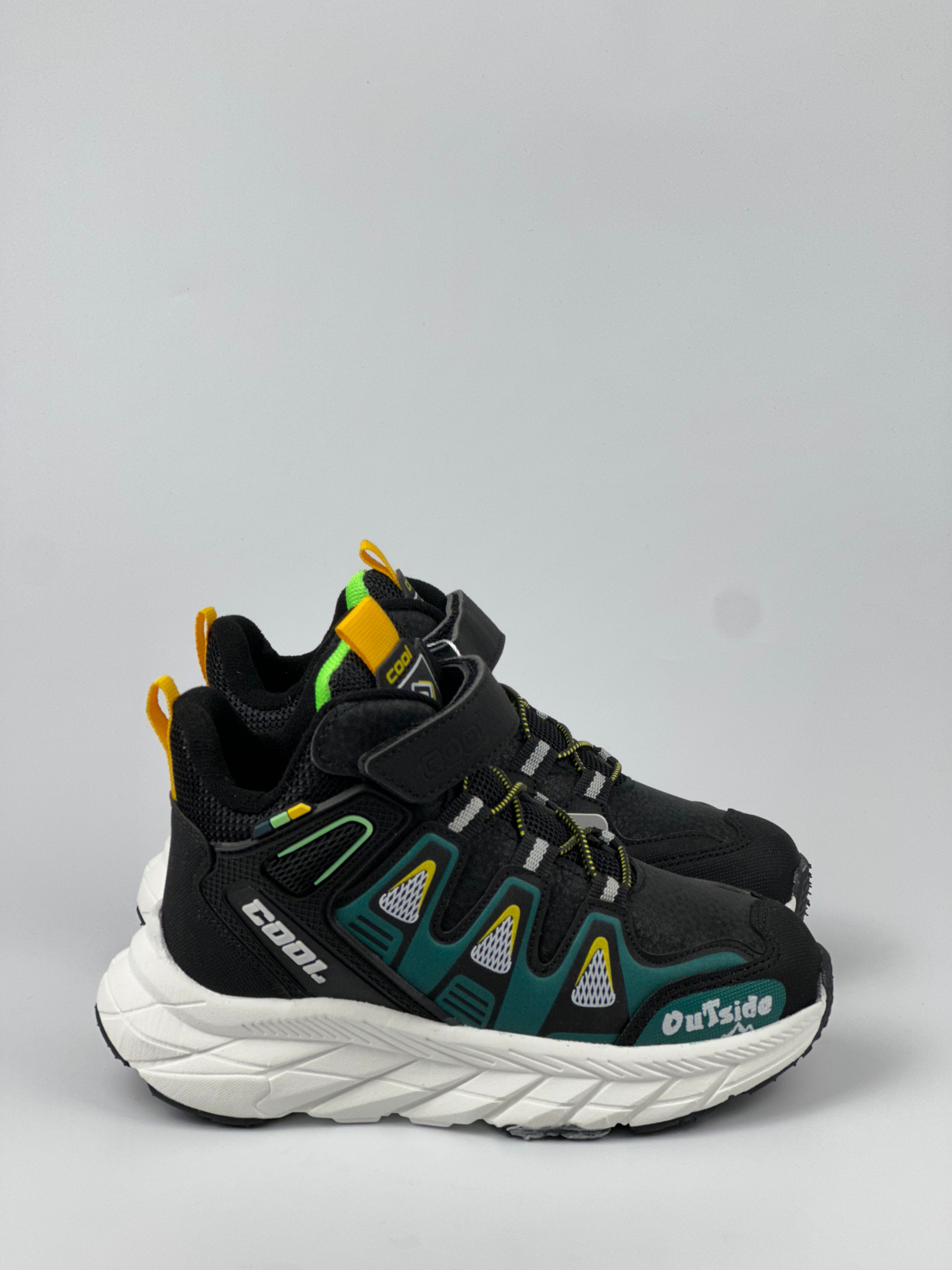 Outside Adventure – Yeşil Detaylı Siyah Çocuk Spor Ayakkabı