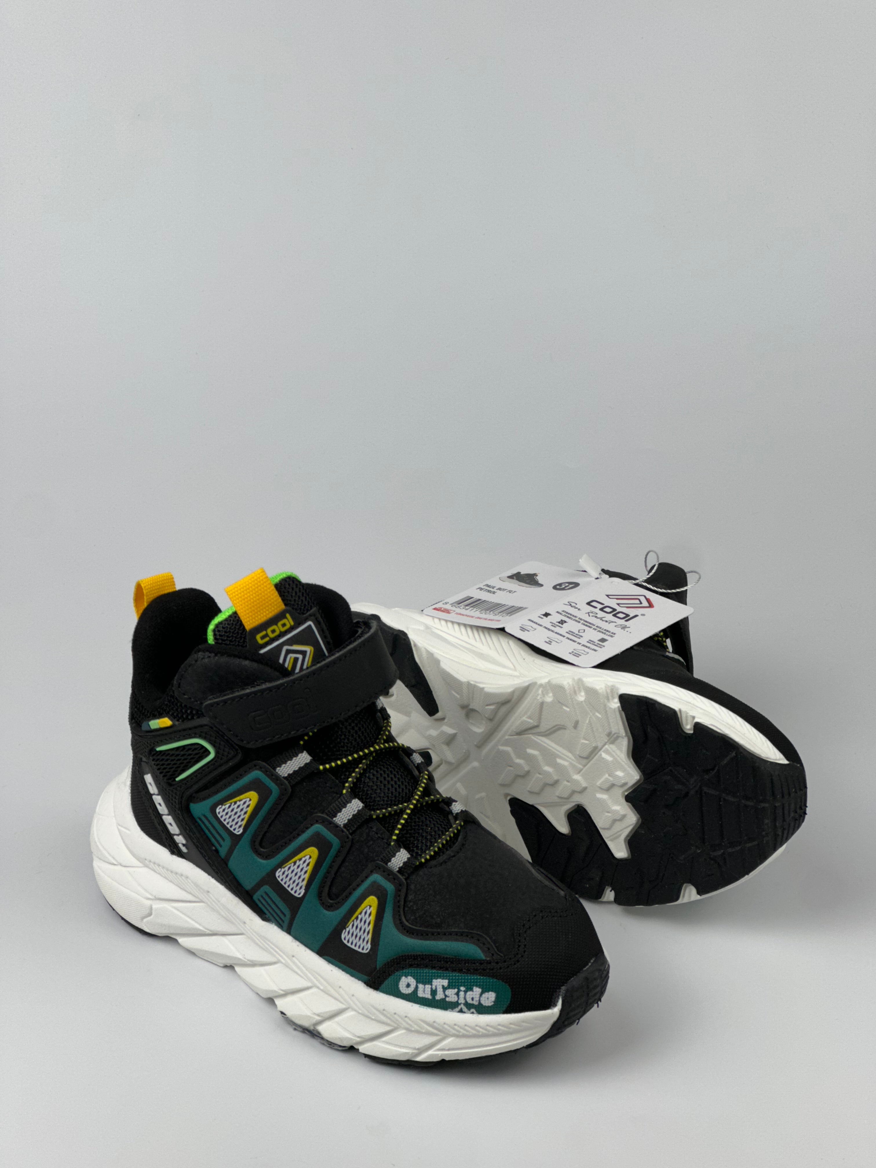 Outside Adventure – Yeşil Detaylı Siyah Çocuk Spor Ayakkabı