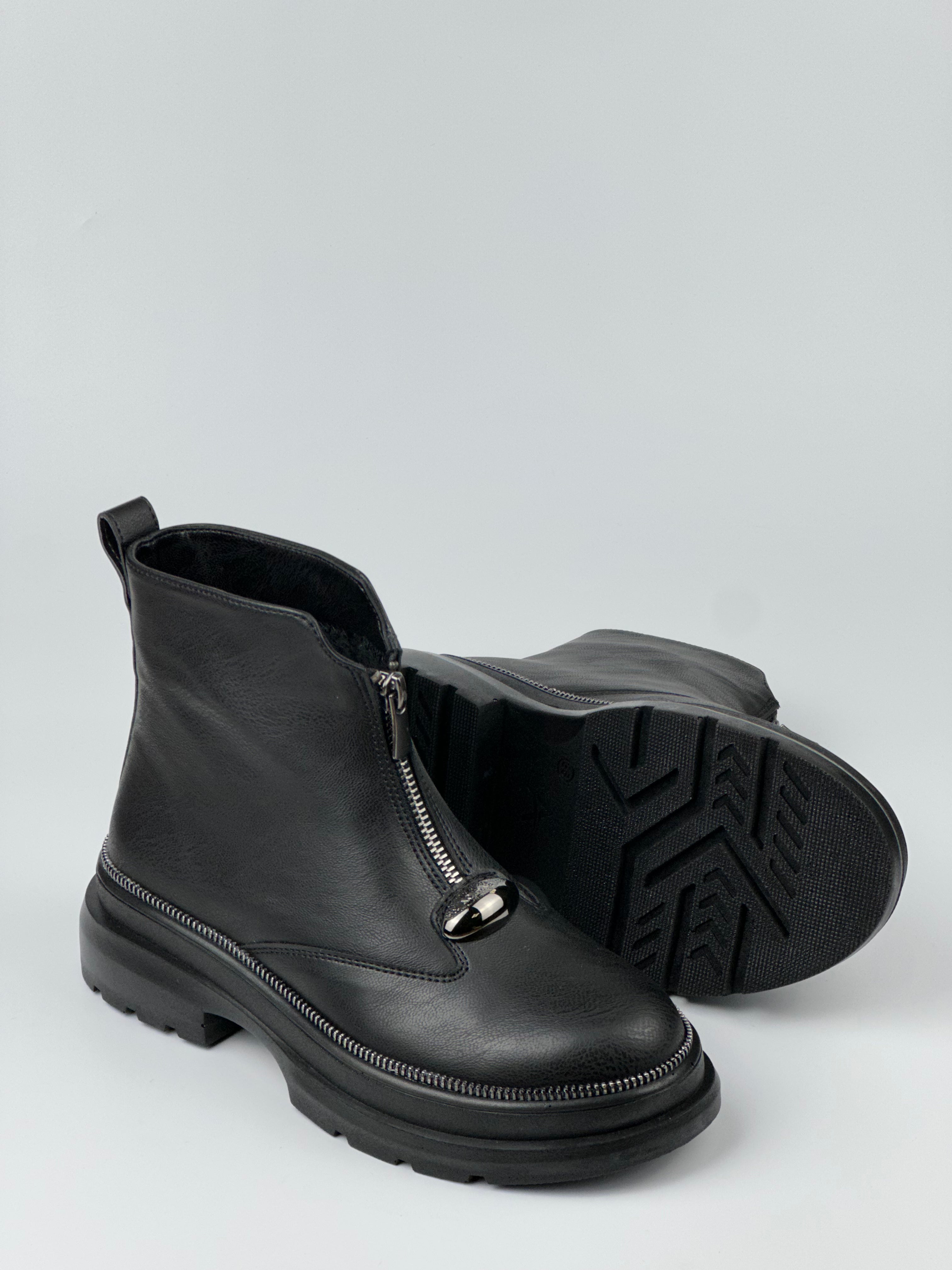 Zyra Zip – Metal Detaylı Fermuarlı Siyah Kadın Bot