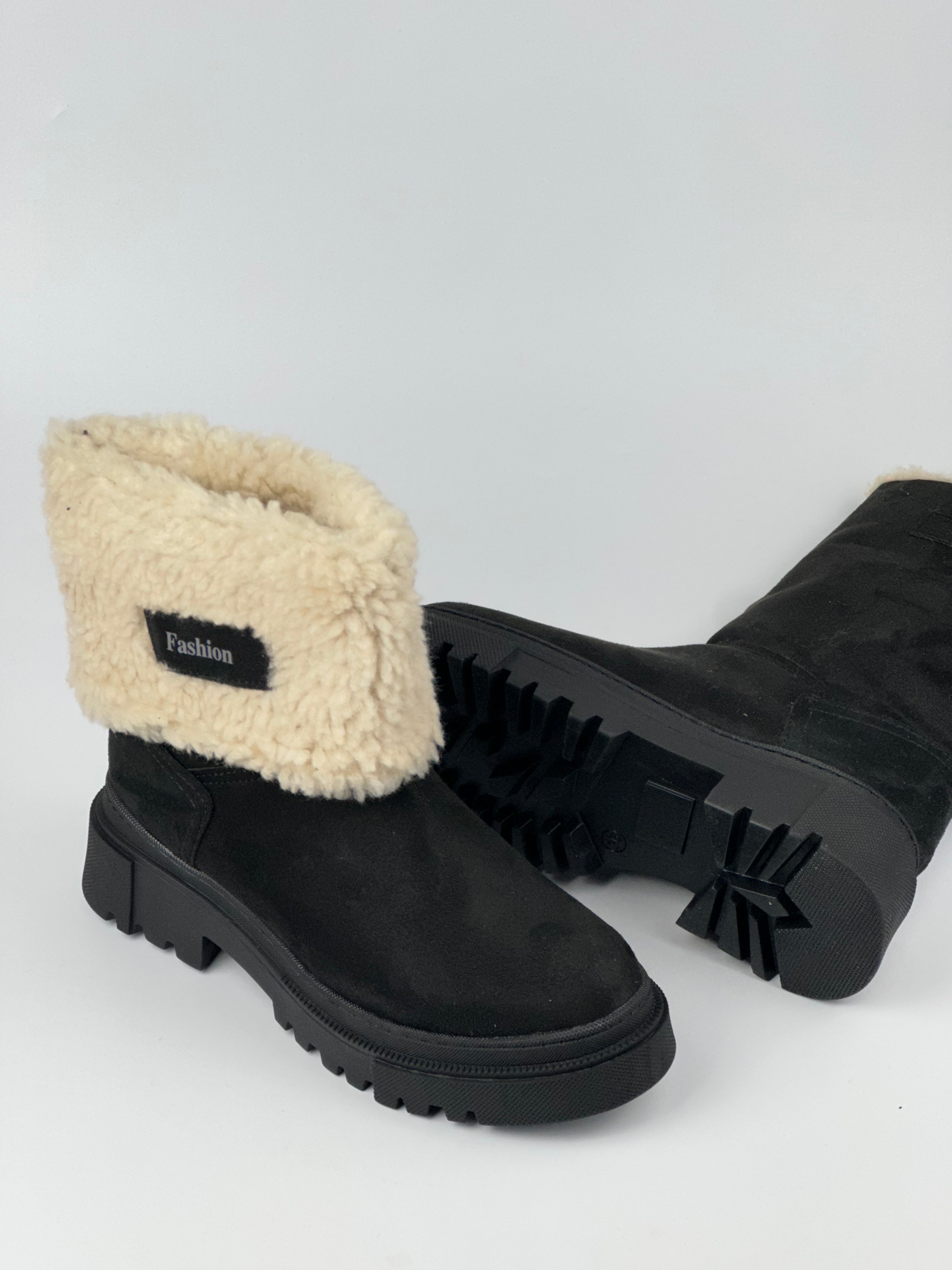 Frosty Warm – Peluş Detaylı Siyah Kışlık Kadın Bot