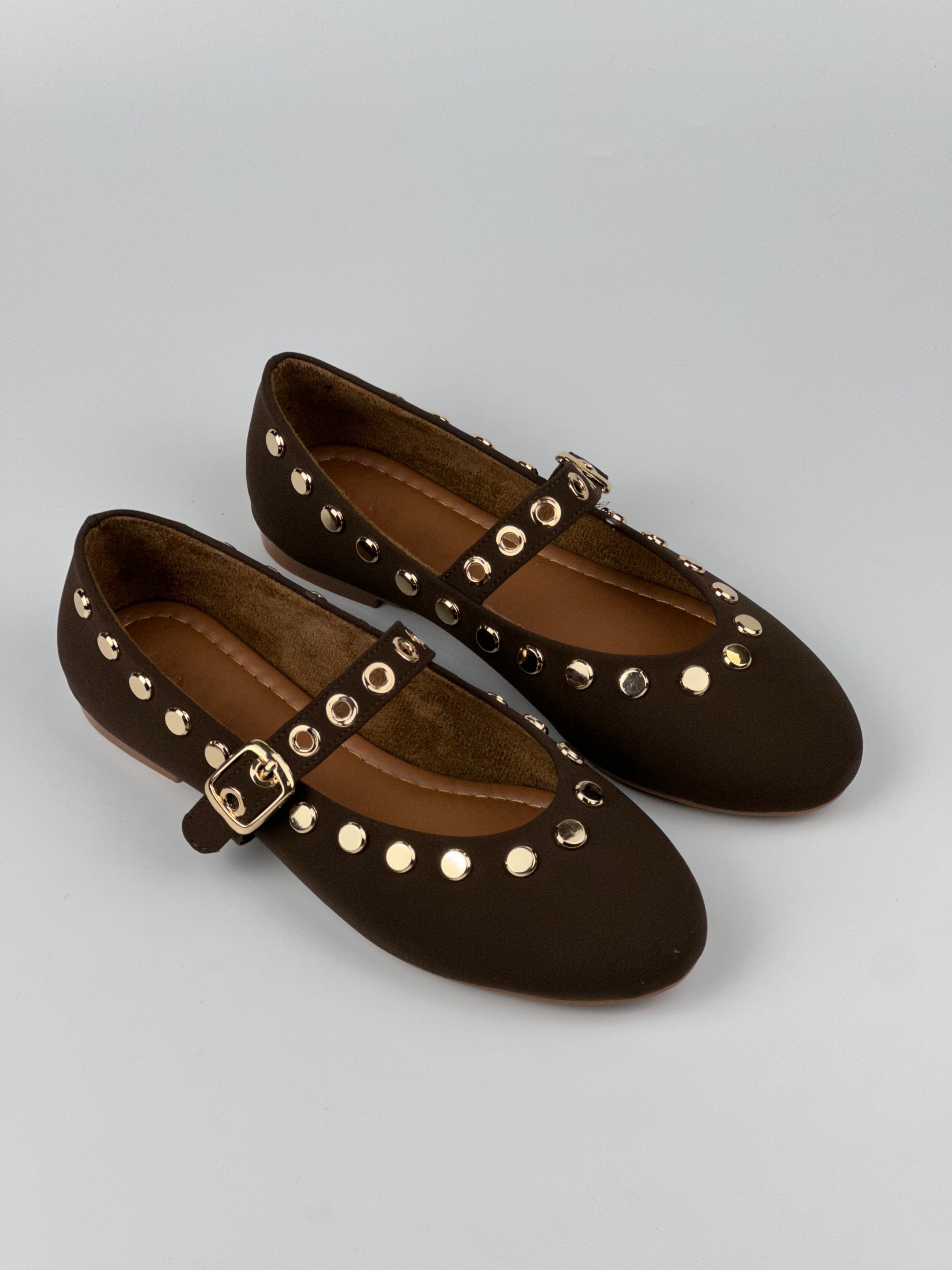 Liora Stud – Tokalı Zımba Detaylı Kahverengi Babet