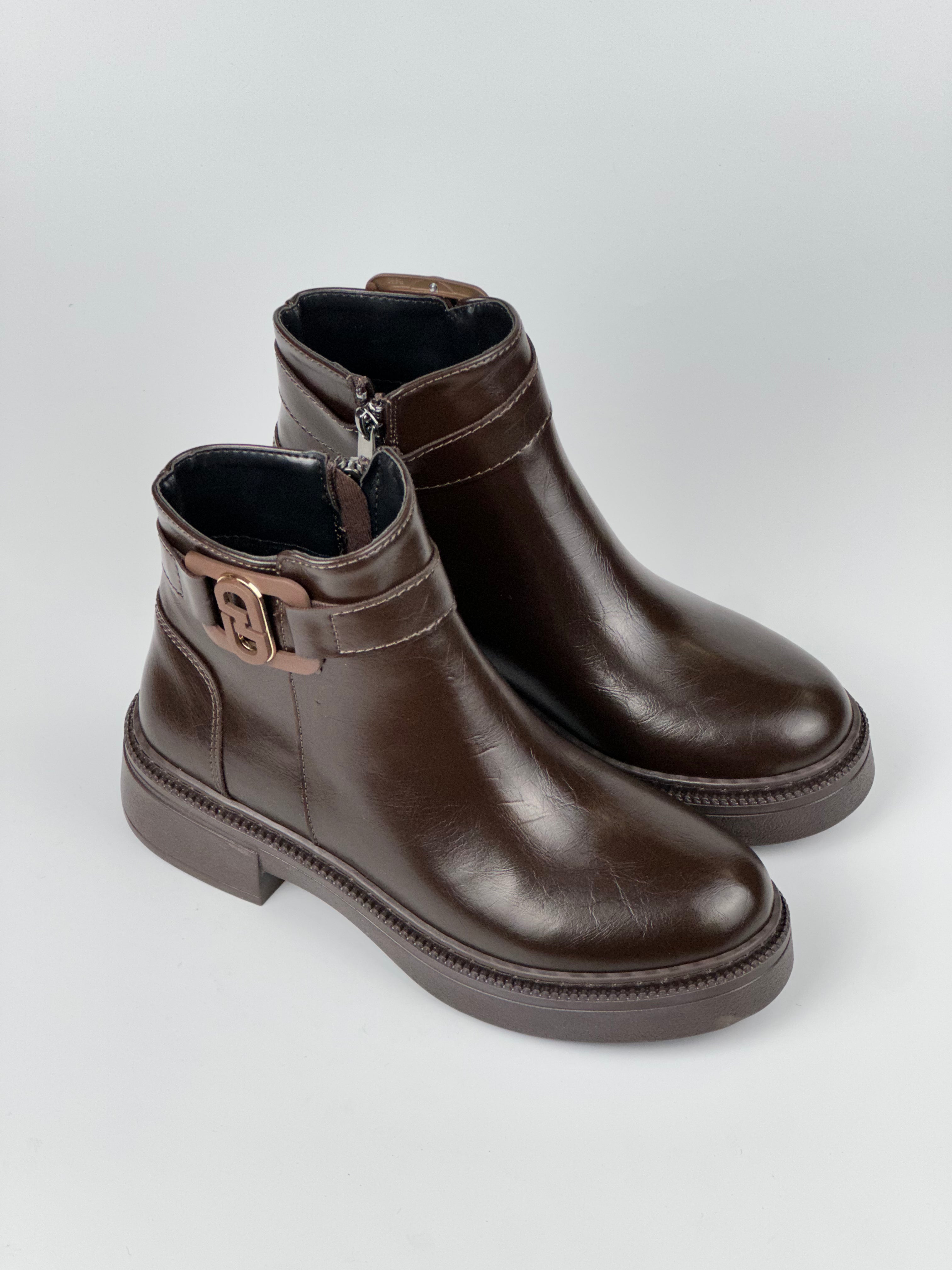 Arven Tokalı Kadın Bot